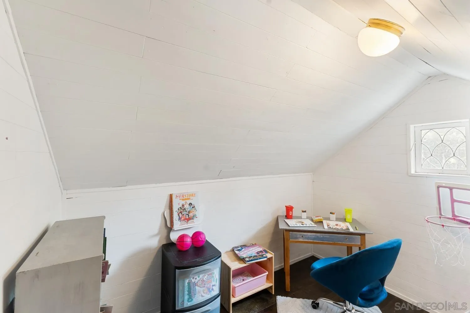https://cdn.realtyfeed.com/cdn/127/260009666/33a4be423c393c245cfab3805815202f.webp
