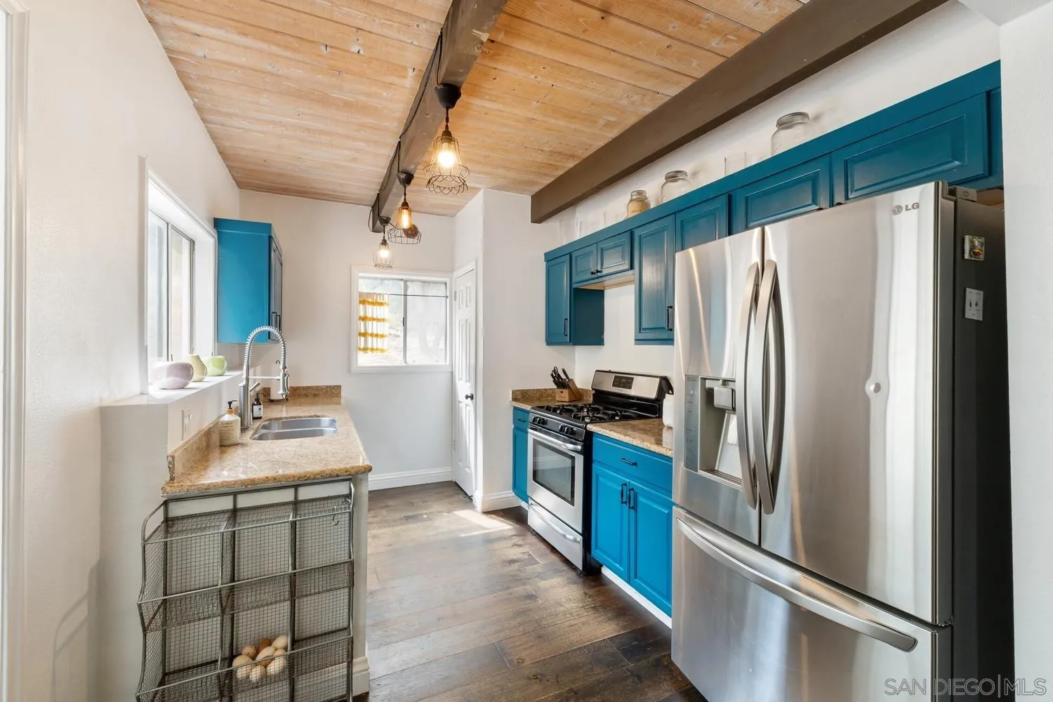 https://cdn.realtyfeed.com/cdn/127/260009666/3fe941cec02d3b9ce46d735a03f994bf.webp