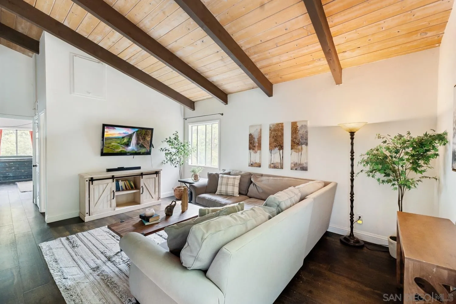 https://cdn.realtyfeed.com/cdn/127/260009666/b104afb9e003a2a94a15723a408a7cdb.webp