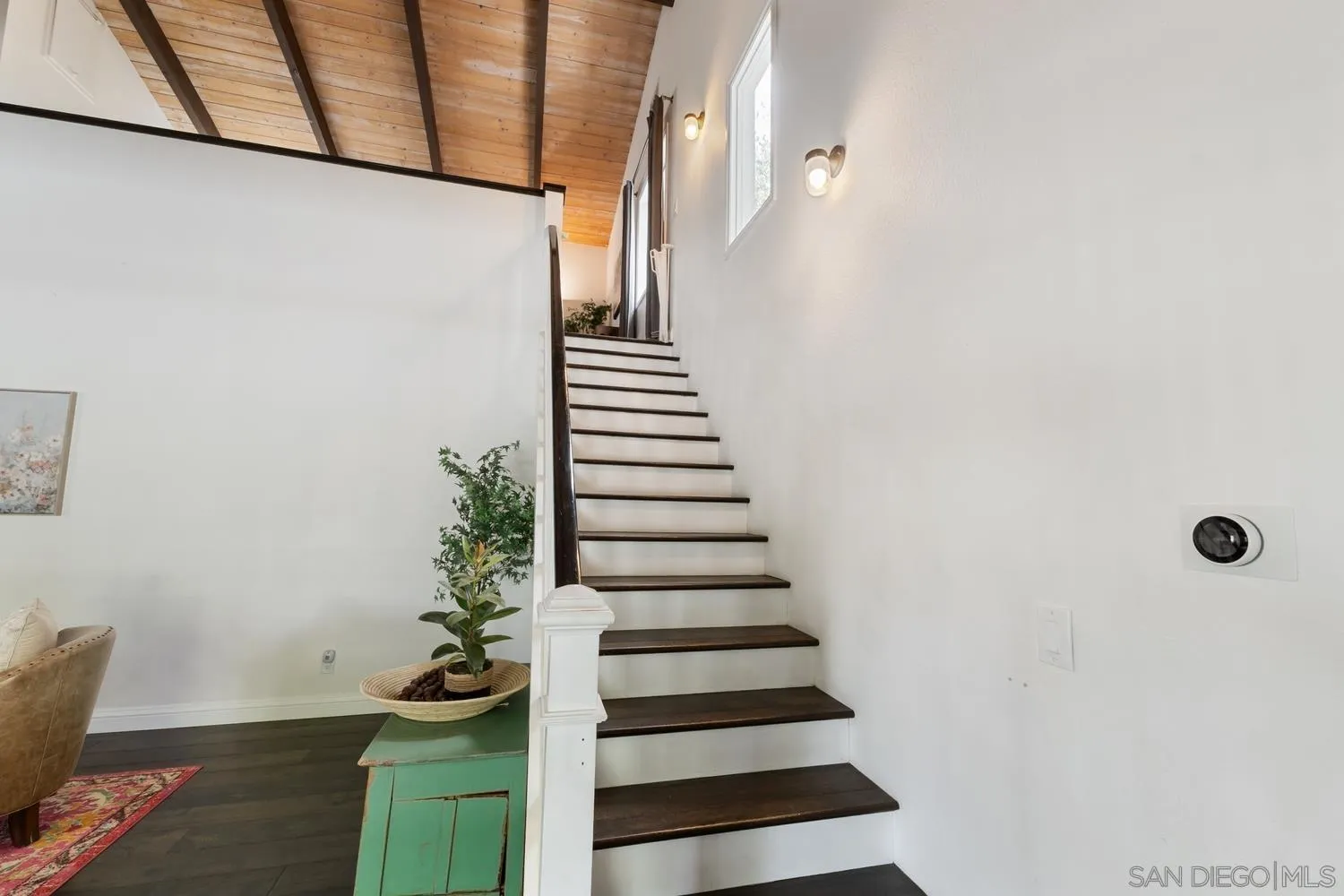 https://cdn.realtyfeed.com/cdn/127/260009666/da282e8fe85724cf9ecc2dce7793c8ad.webp