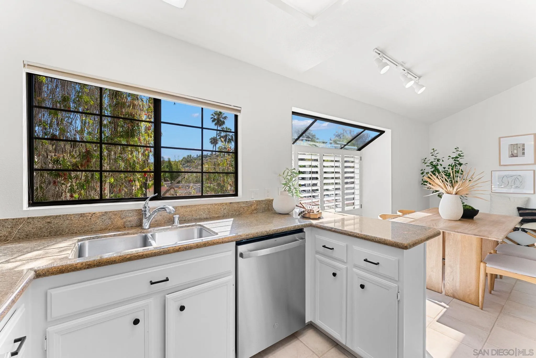 Photo #8: 260009671 Listing: Photo #8