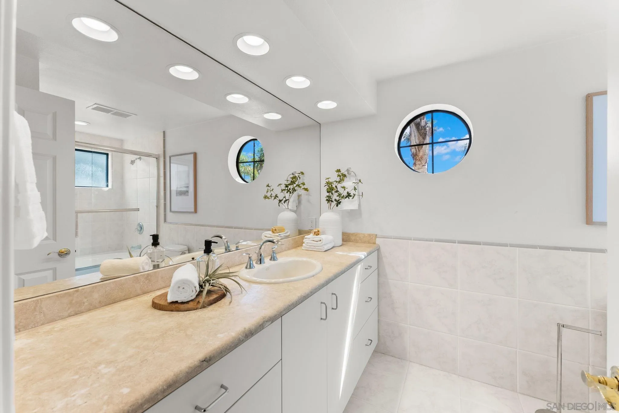 Photo #15: 260009671 Listing: Photo #15