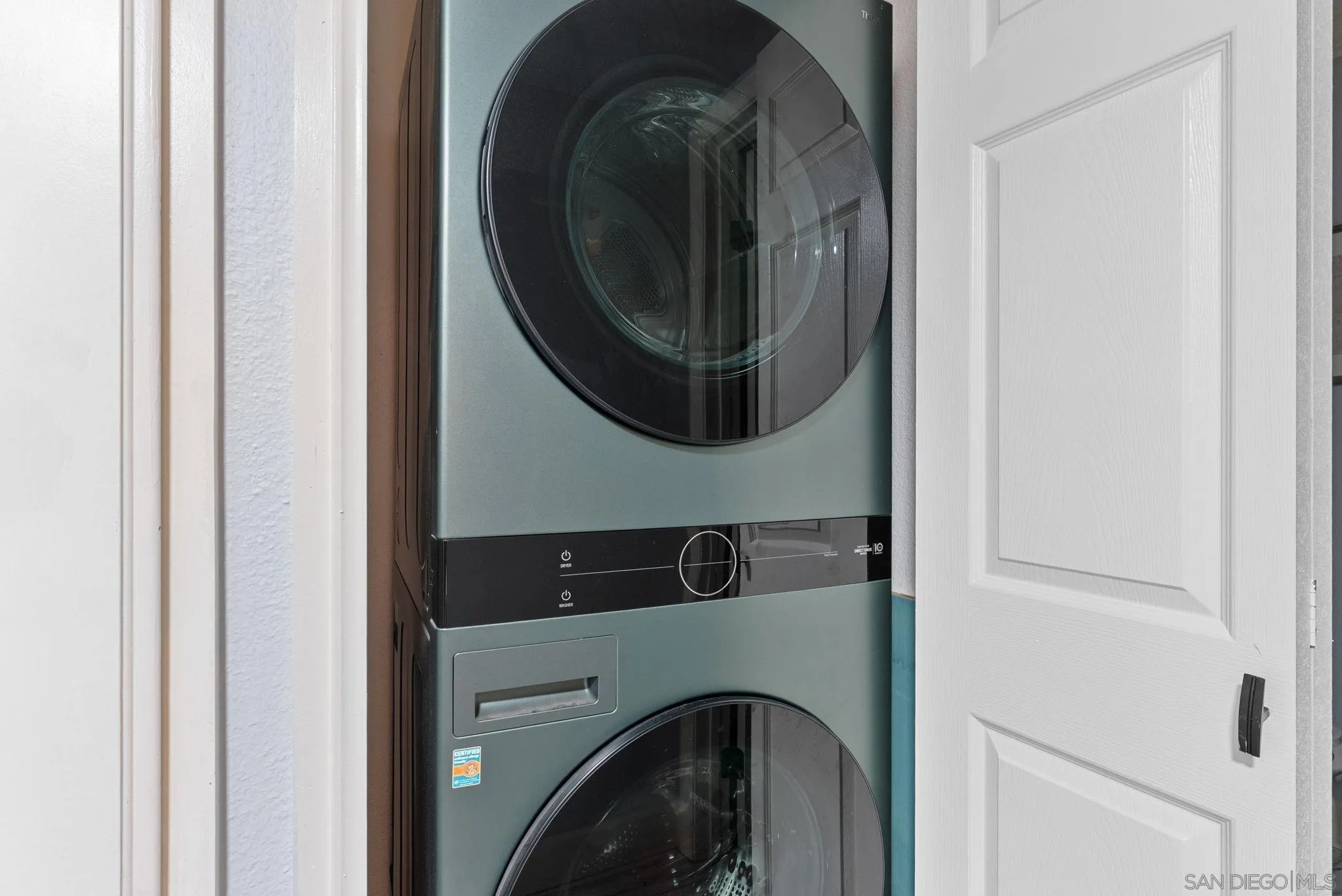 https://cdn.realtyfeed.com/cdn/127/260009673/2700051fad3f84bb68d33dbda6ba1196.webp