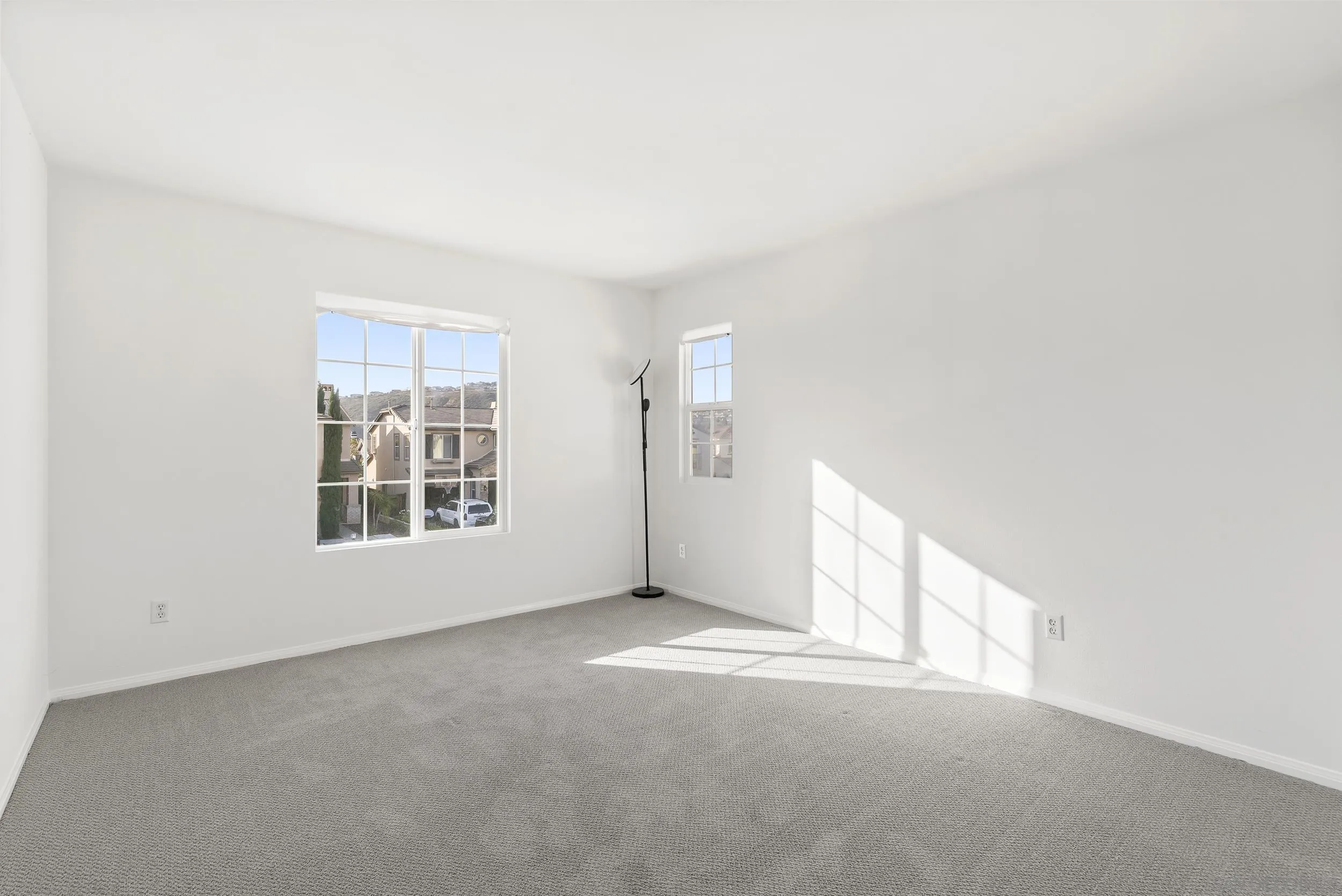 https://cdn.realtyfeed.com/cdn/127/260009686/4f8d87adb9bf54644c1d2824de2b1807.webp
