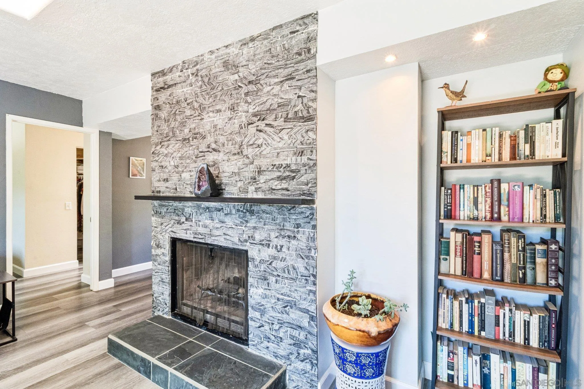 https://cdn.realtyfeed.com/cdn/127/260009688/6a849f753ac810f90bd58adb3c89f65a.webp