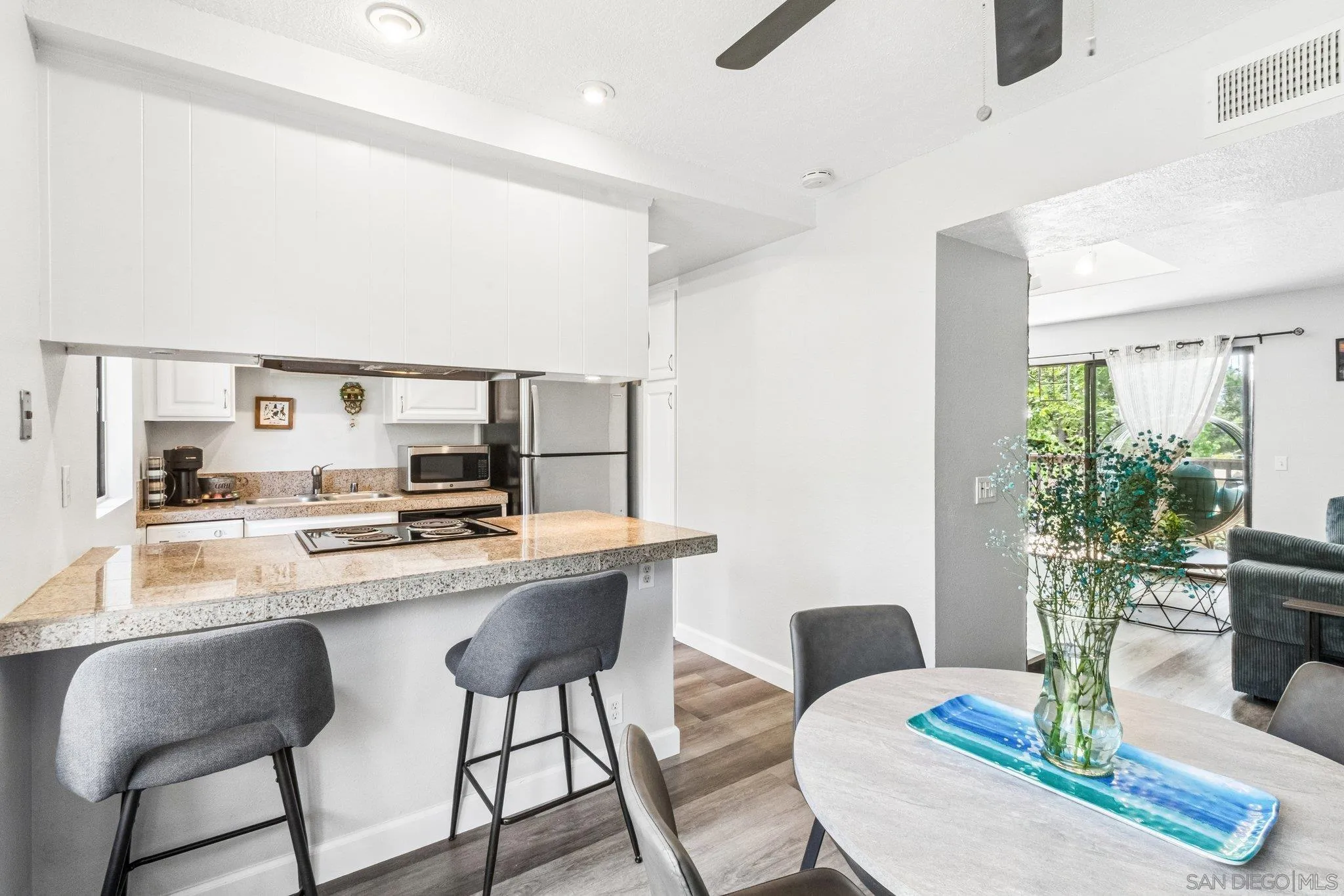 https://cdn.realtyfeed.com/cdn/127/260009688/de3a854ffcc73d73a55611fe59704b69.webp