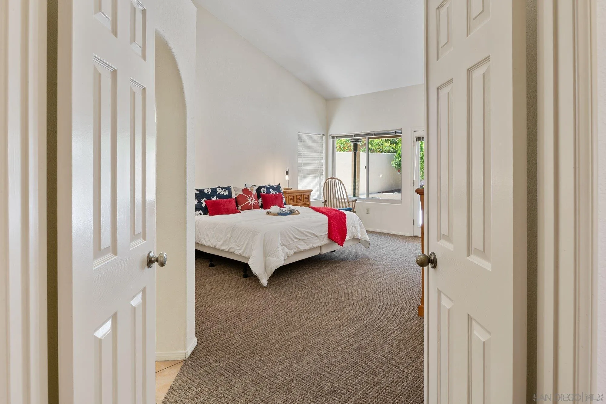 https://cdn.realtyfeed.com/cdn/127/260009698/4bd1024eca43c4326cf8d82ac66deb3f.webp