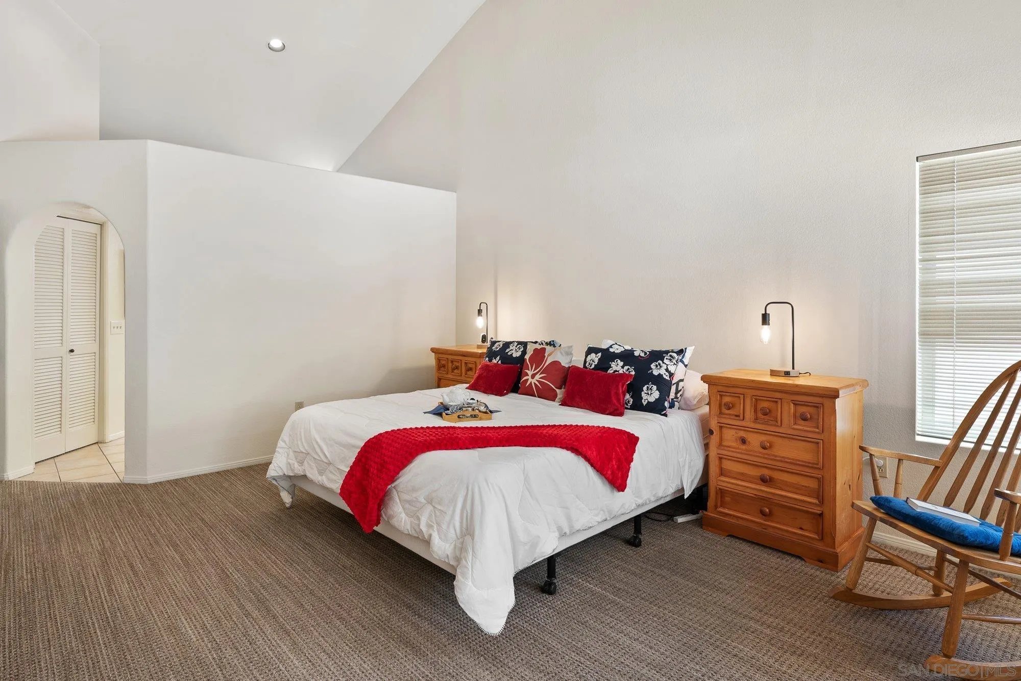 https://cdn.realtyfeed.com/cdn/127/260009698/c195b9dea2af8ab9340bcdccfa7d0953.webp