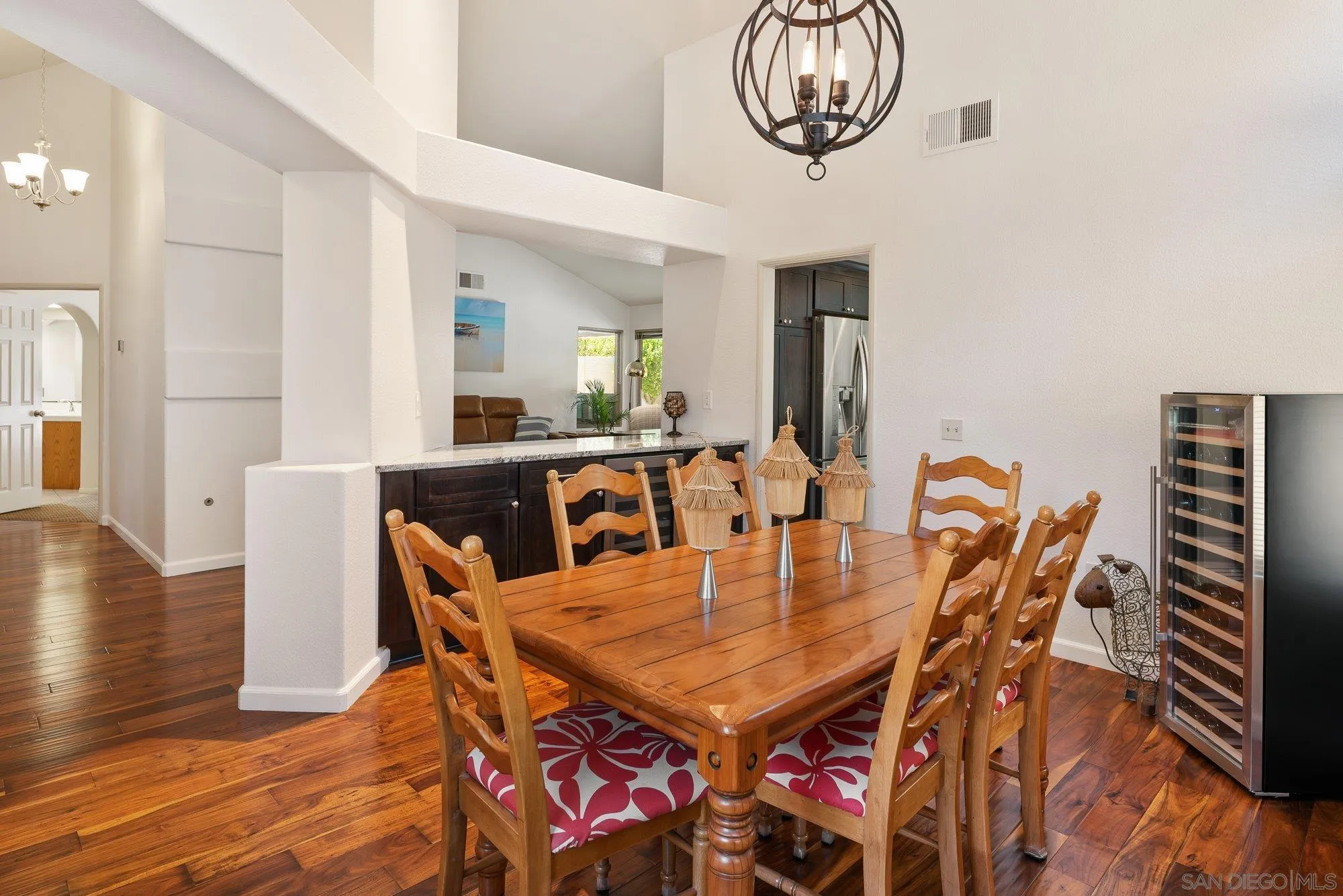 https://cdn.realtyfeed.com/cdn/127/260009698/e2a721754f1bbdf6f017138673724660.webp