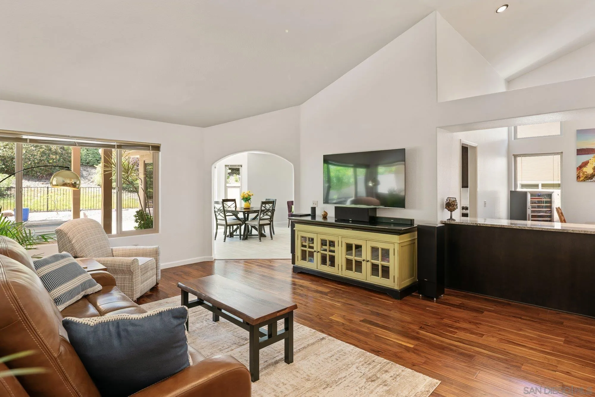 https://cdn.realtyfeed.com/cdn/127/260009698/f0e9c5dfa89ea79a7d58bcc7157f0590.webp