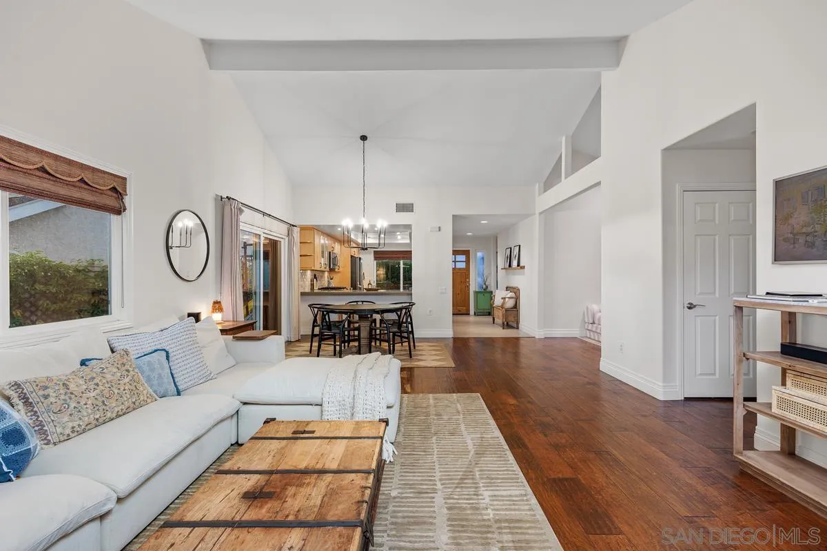 https://cdn.realtyfeed.com/cdn/127/260009701/51b4e227c610584f037440ea851cb28b.webp