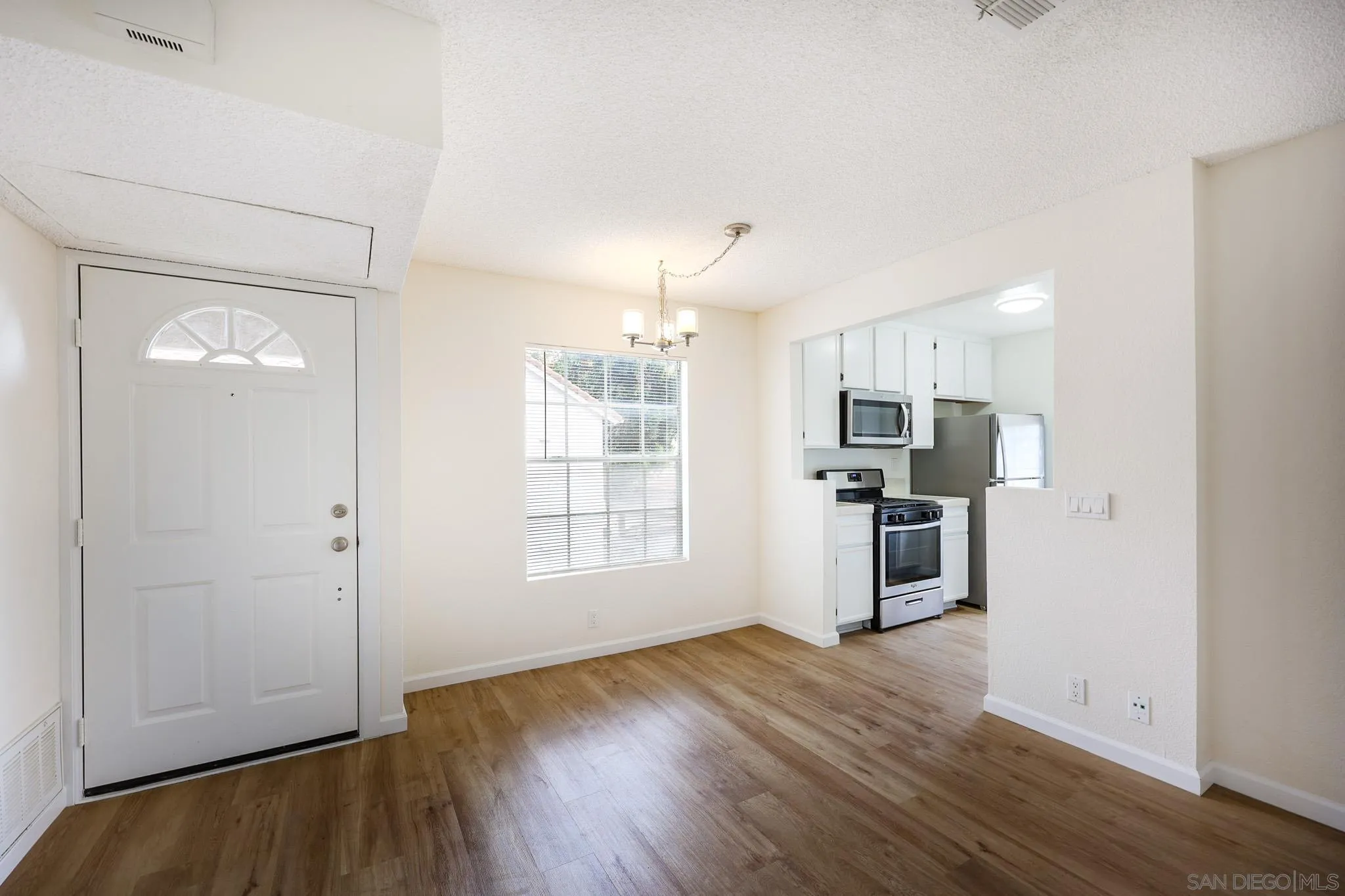 Photo #7: 260009703 Listing: Photo #7