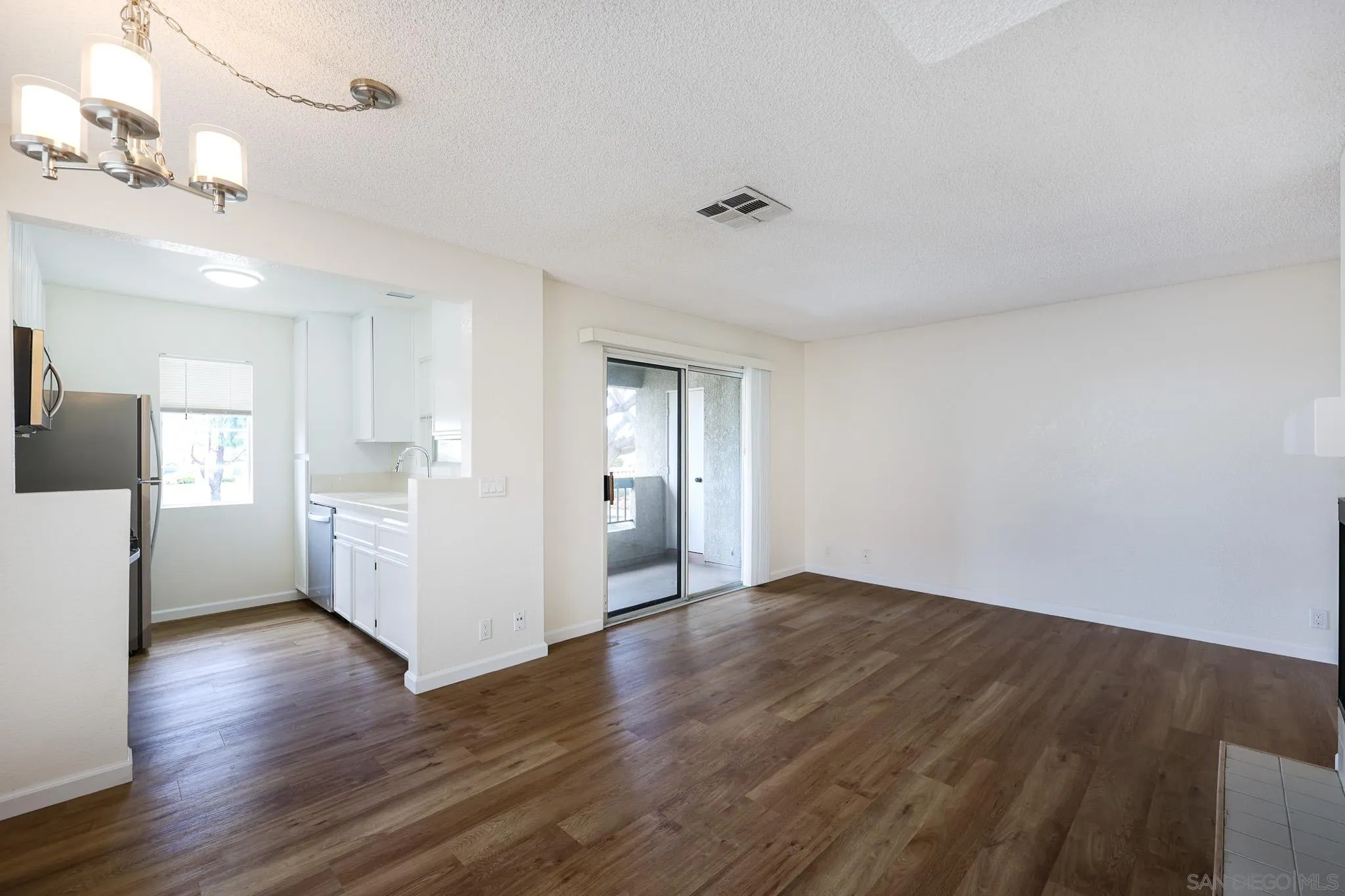 Photo #6: 260009703 Listing: Photo #6