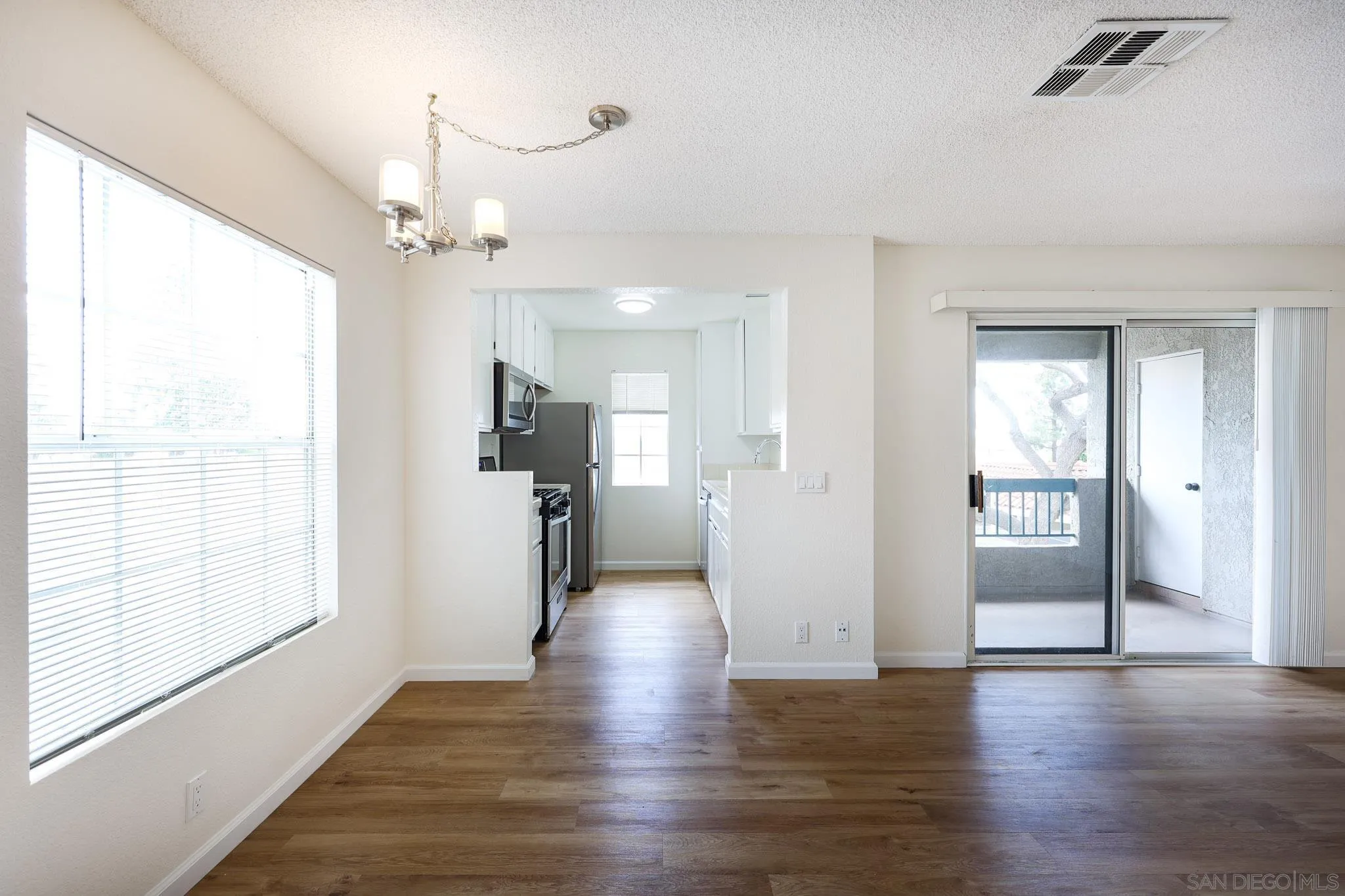 Photo #2: 260009703 Listing: Photo #2