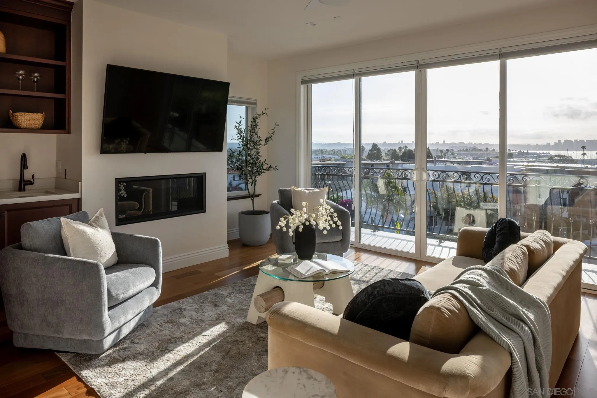 https://cdn.realtyfeed.com/cdn/127/260009710/14286d4439cf0c45651a7515a5783e24.webp