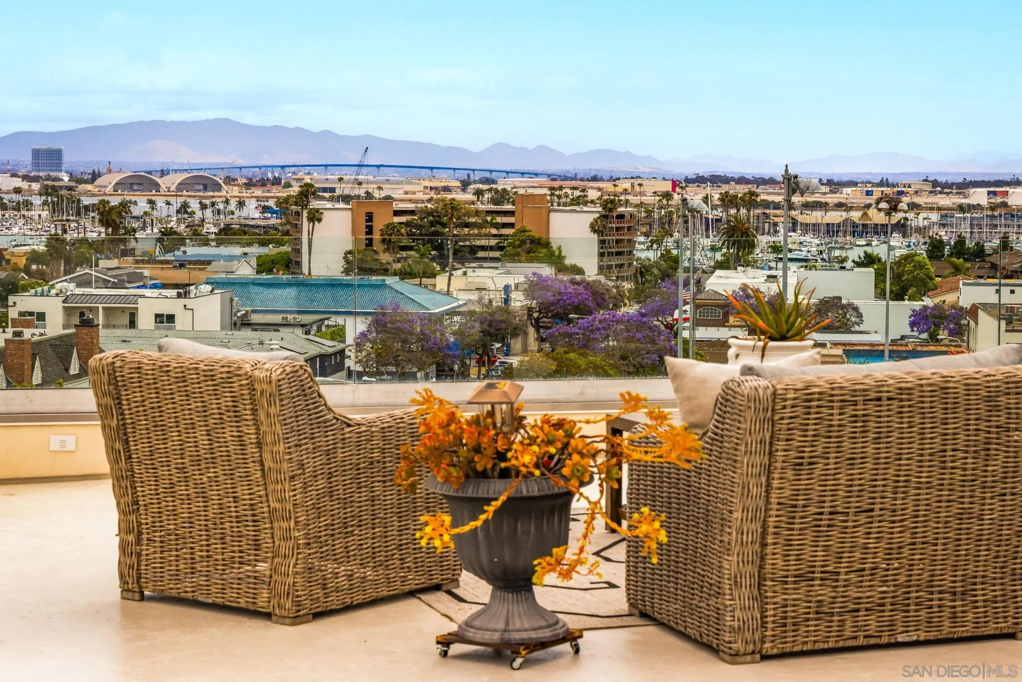 https://cdn.realtyfeed.com/cdn/127/260009710/2b7e05c9a5ec50a5df9fd8dbecbb0819.webp