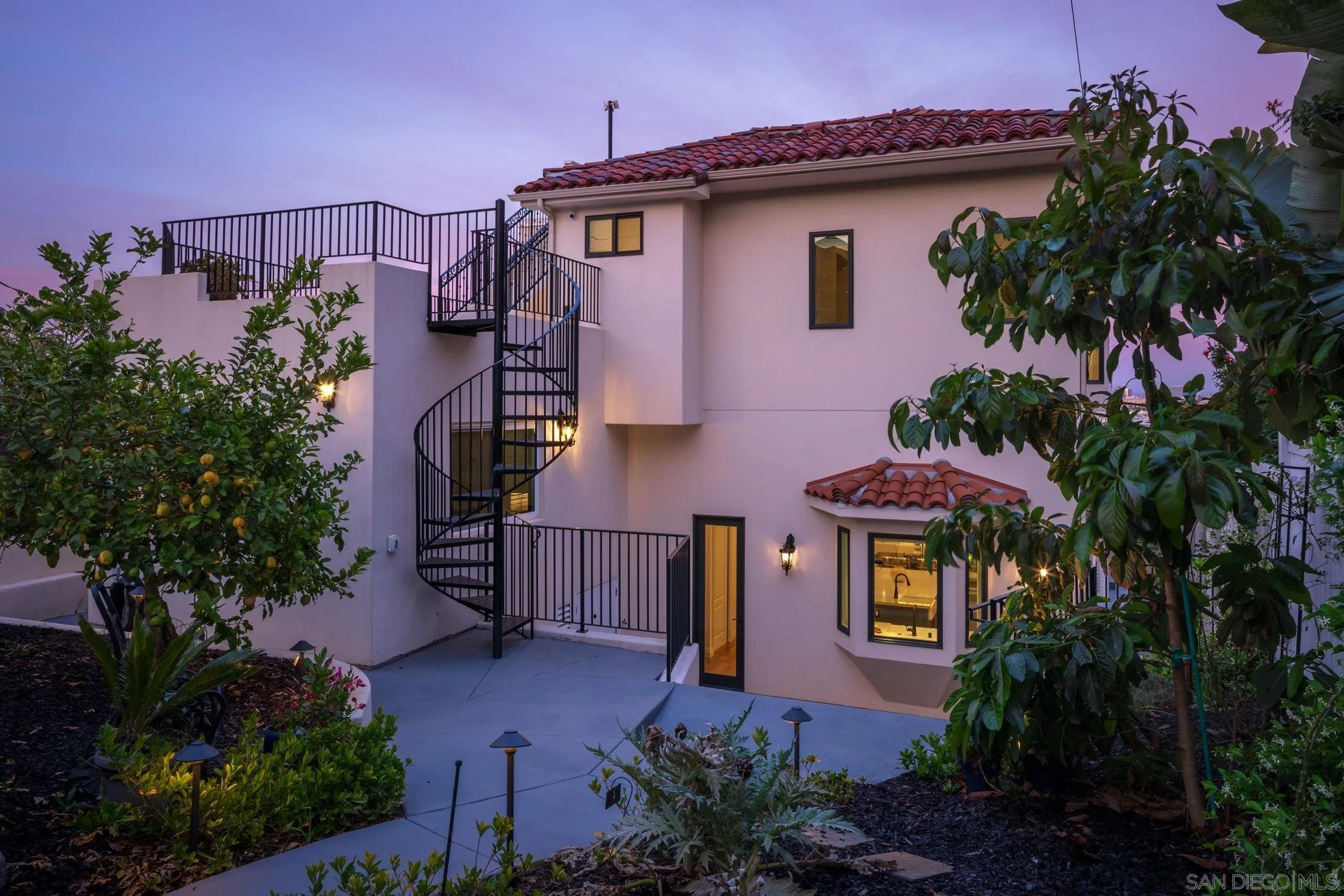 https://cdn.realtyfeed.com/cdn/127/260009710/9007e856586d51bf80a8b6e7409026b1.webp