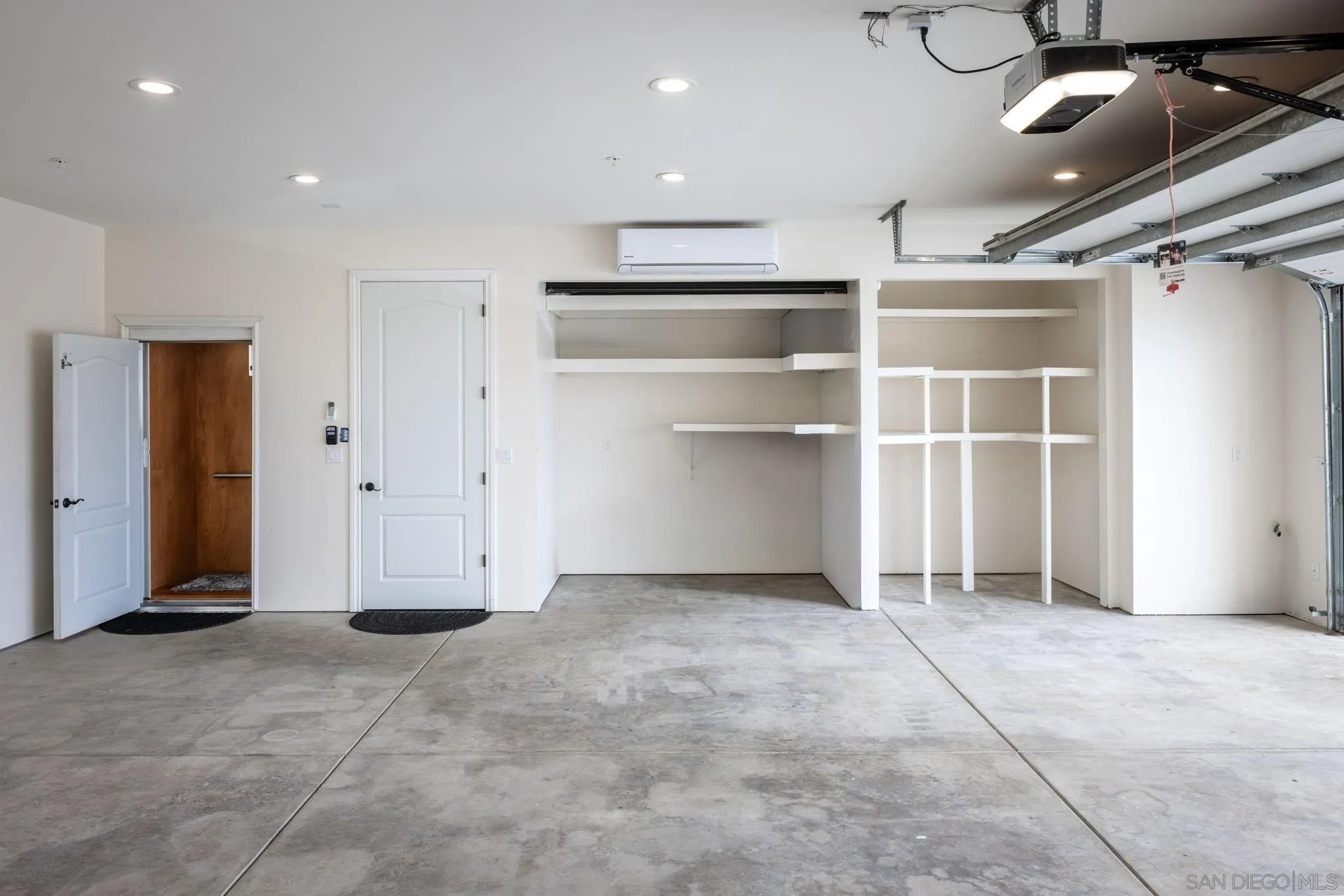 https://cdn.realtyfeed.com/cdn/127/260009710/eb3346d089f7285fba571ddff38f864e.webp