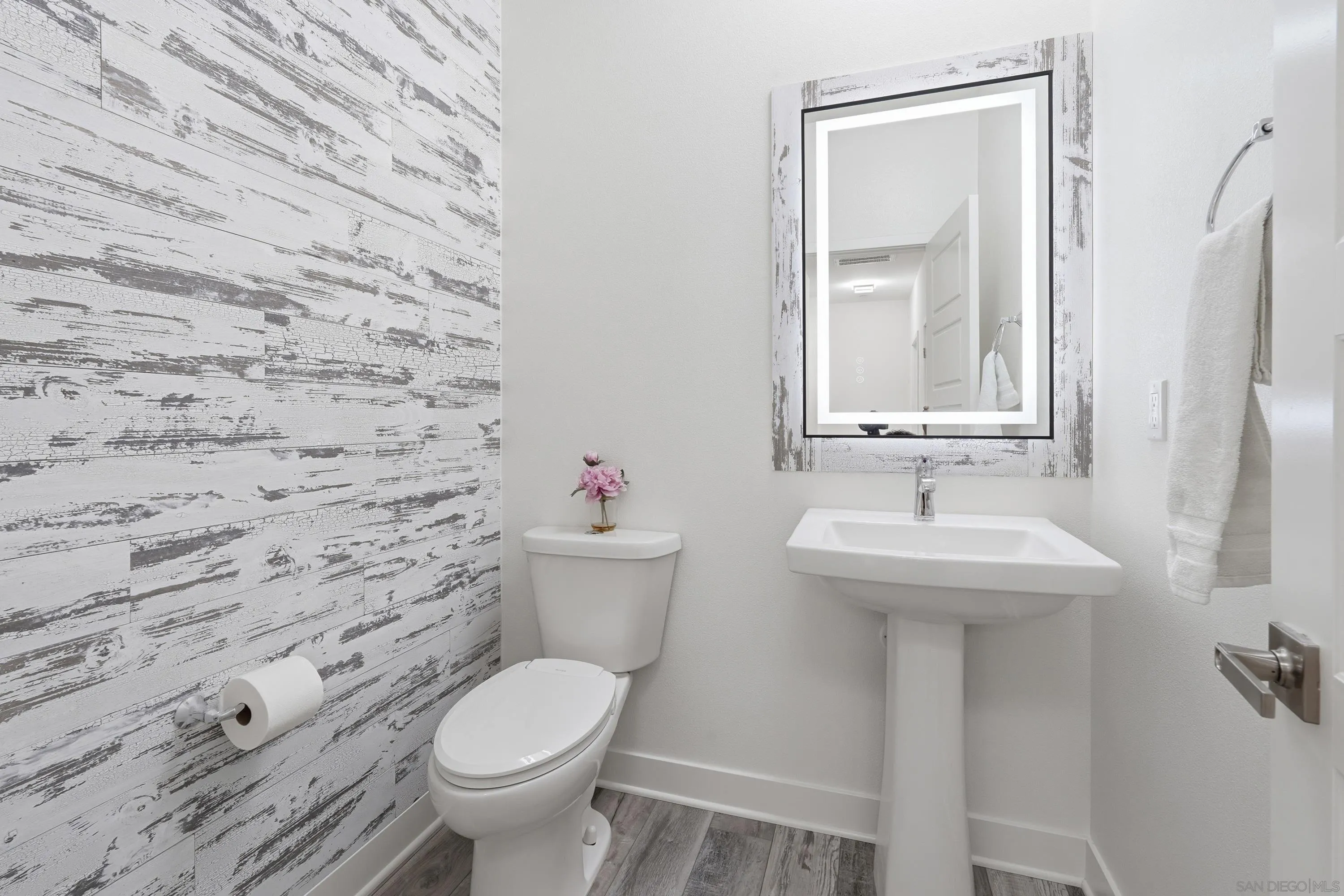 https://cdn.realtyfeed.com/cdn/127/260009714/3e4bb8a7d5d51dd1c0765f539b5c9c72.webp