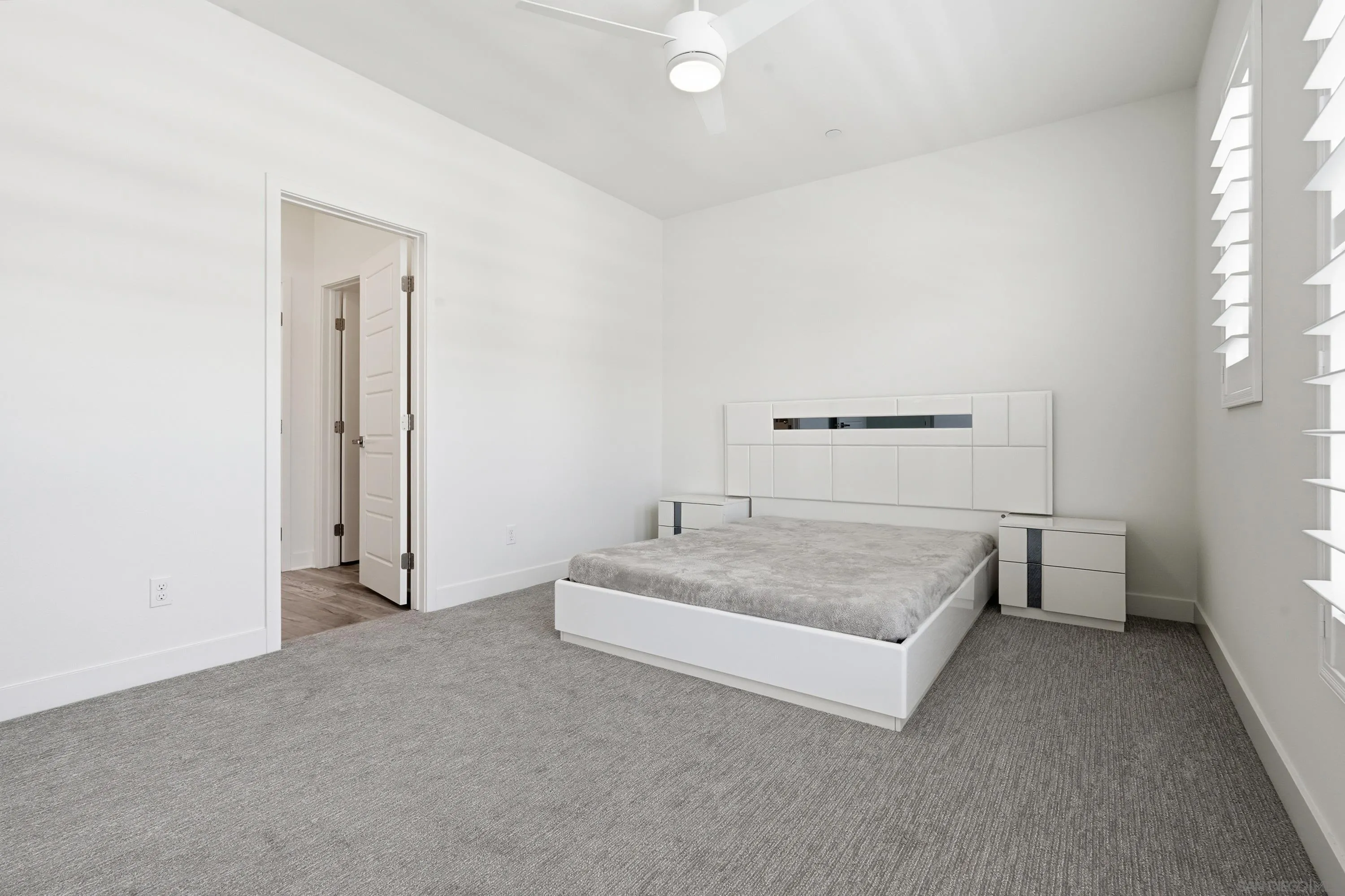https://cdn.realtyfeed.com/cdn/127/260009714/6b6aa0926ba8c293a344116f32fe7608.webp