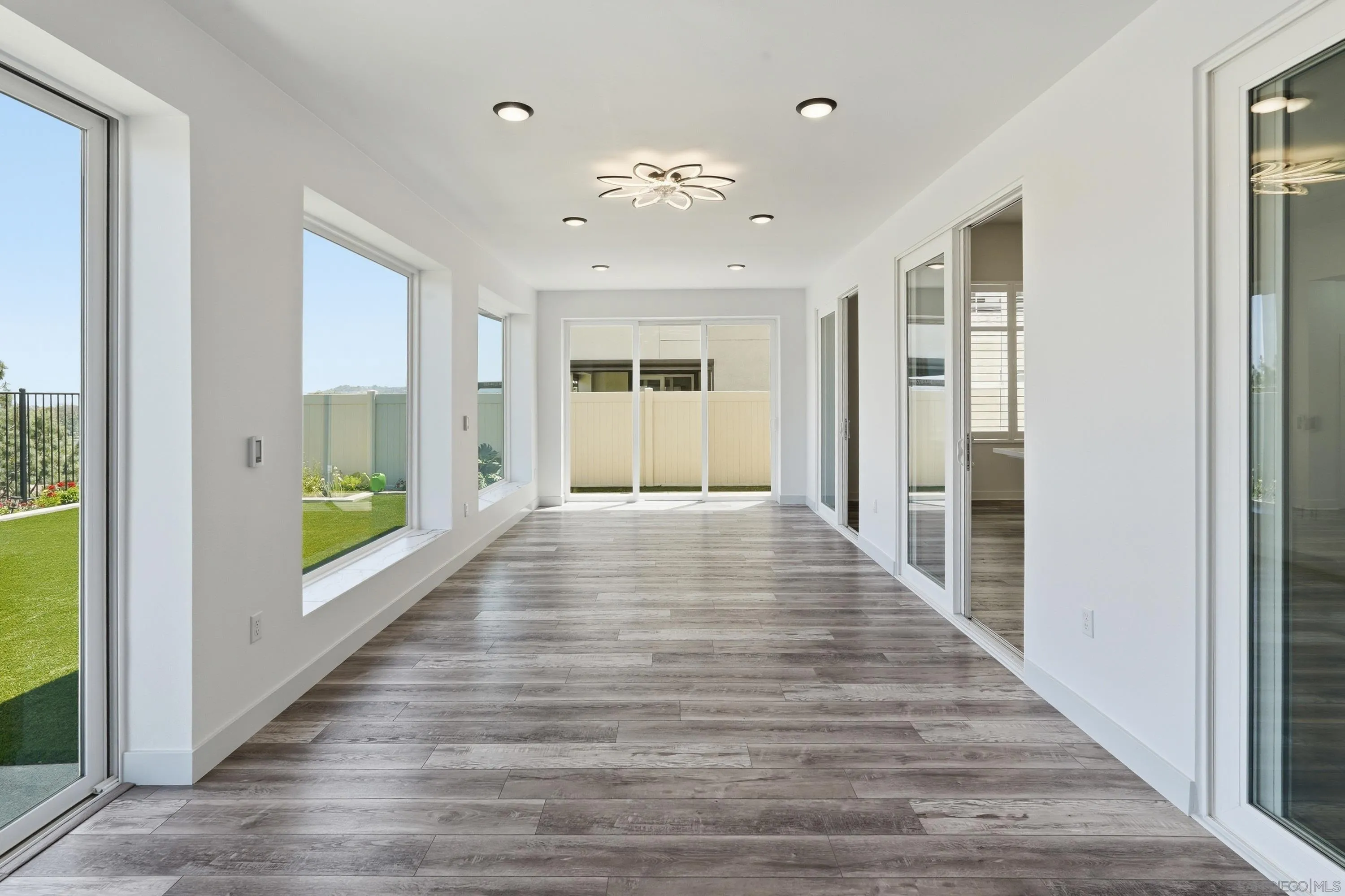 https://cdn.realtyfeed.com/cdn/127/260009714/804de698eda2982dcb6380d69cc164a9.webp