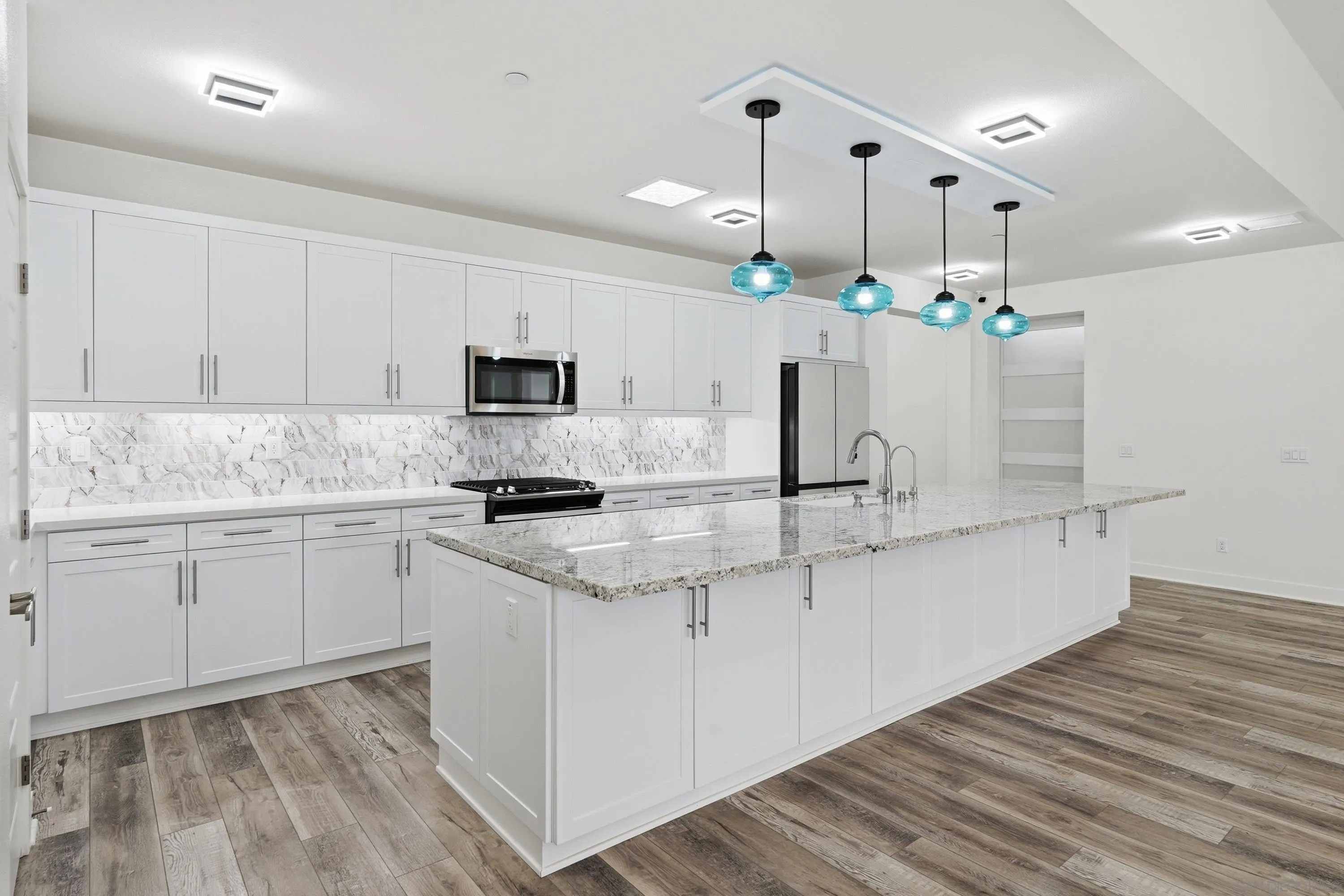 https://cdn.realtyfeed.com/cdn/127/260009714/a59b323222d46df2d3bd1d78479e4f07.webp
