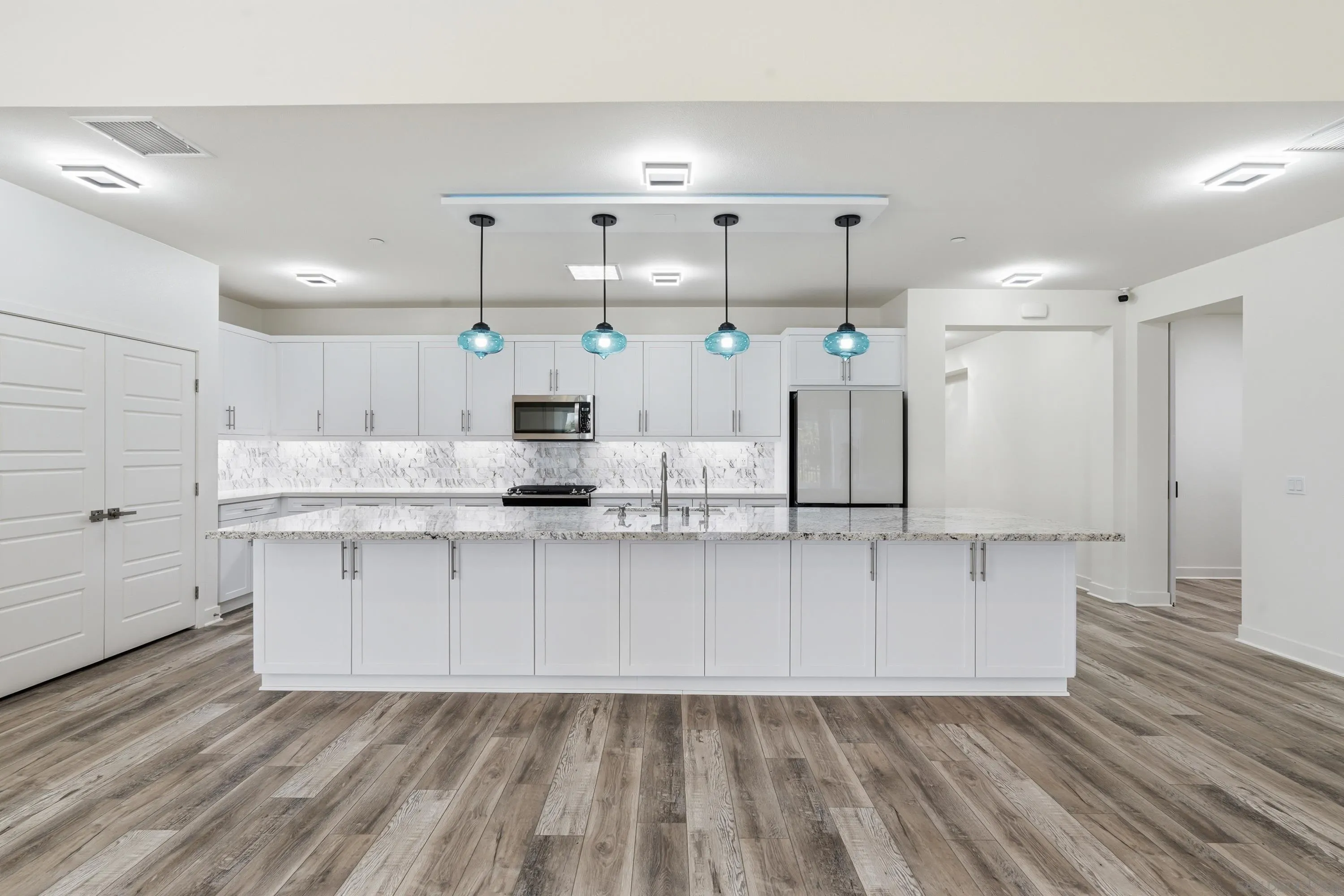 https://cdn.realtyfeed.com/cdn/127/260009714/d304219f55b903a806de714e1a39587d.webp