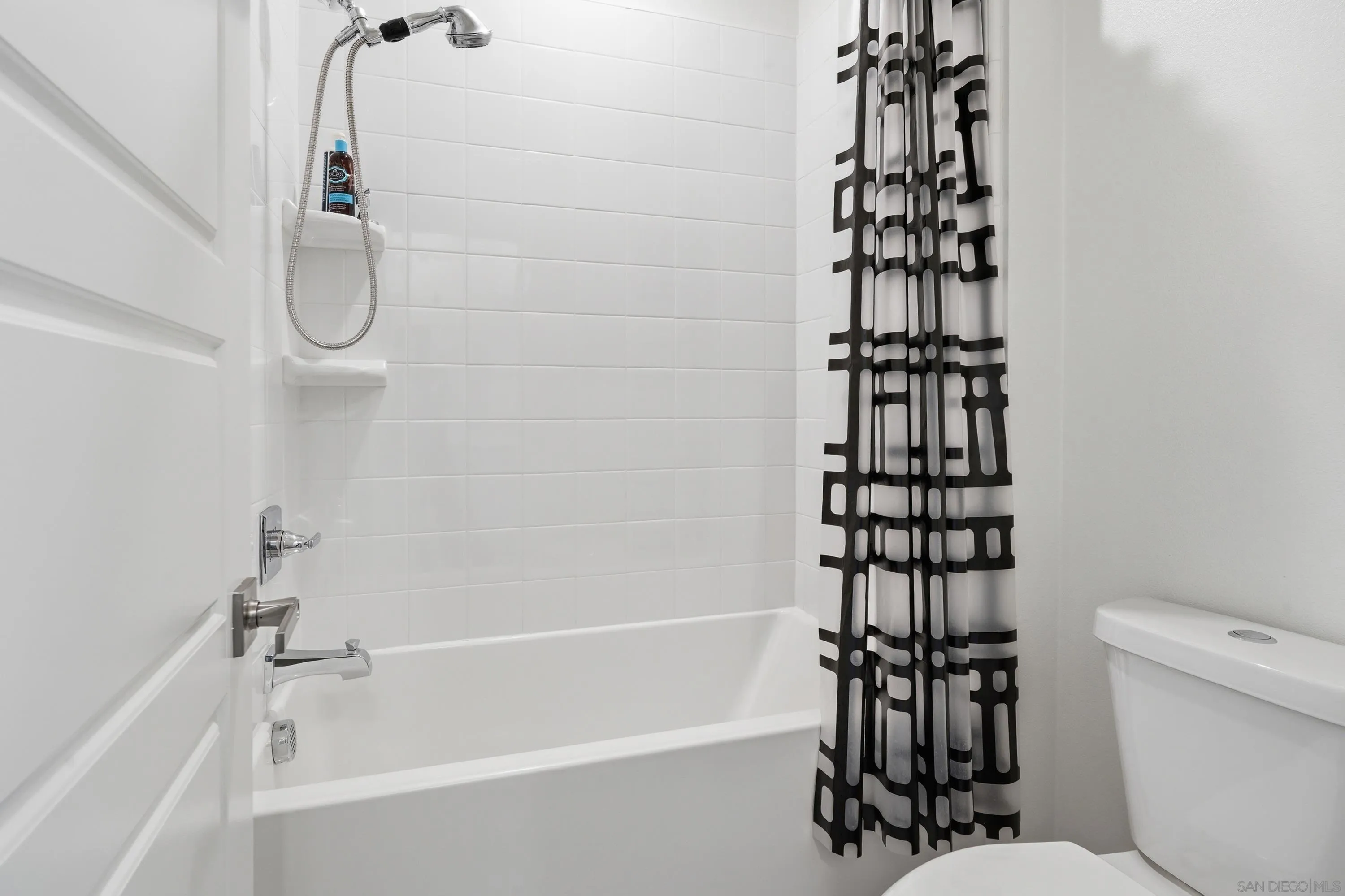 https://cdn.realtyfeed.com/cdn/127/260009714/da35b6e99db38dcc66b04b9c816c0ca1.webp