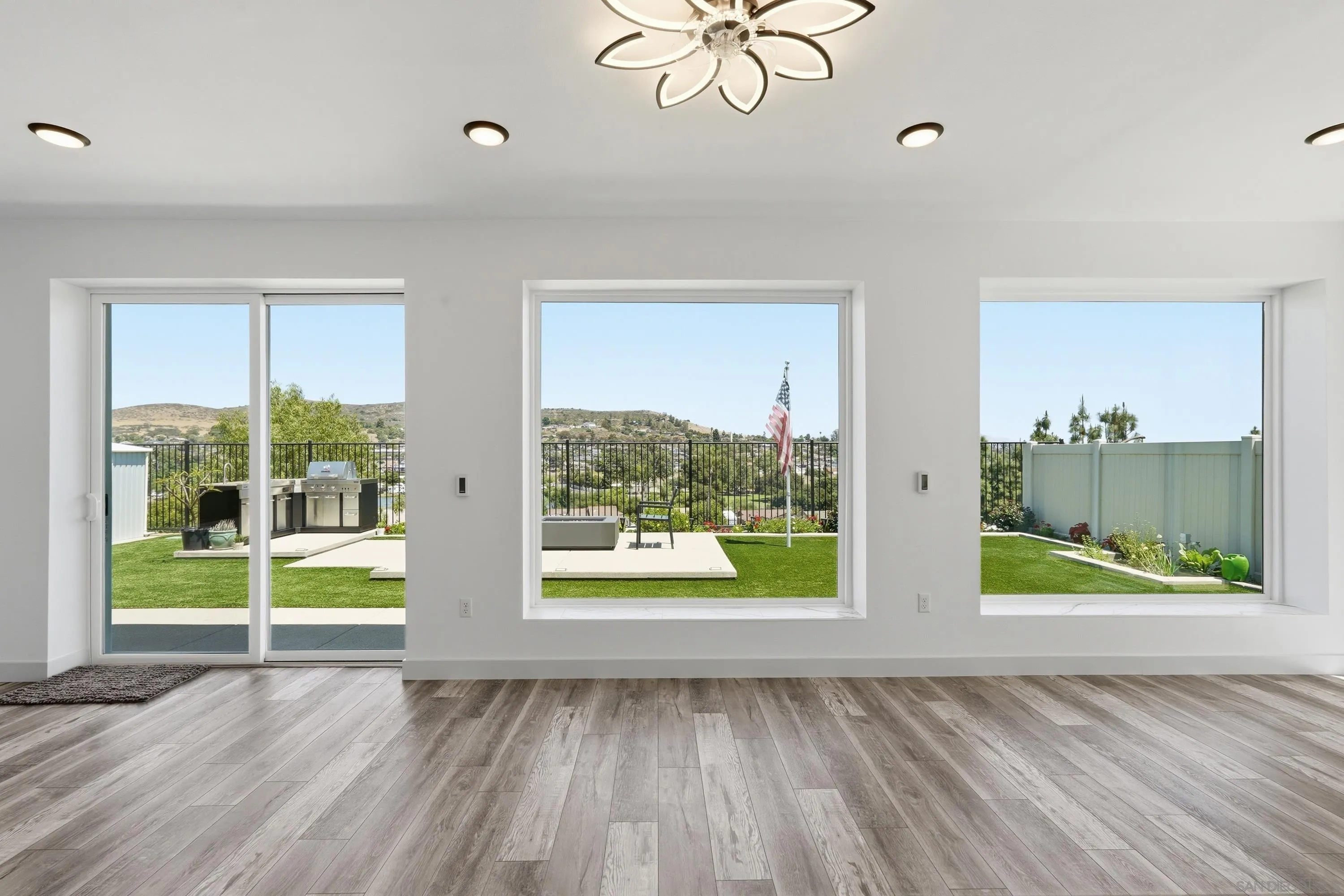 https://cdn.realtyfeed.com/cdn/127/260009714/e1d14141f4ece2d3b8369876216c0e38.webp