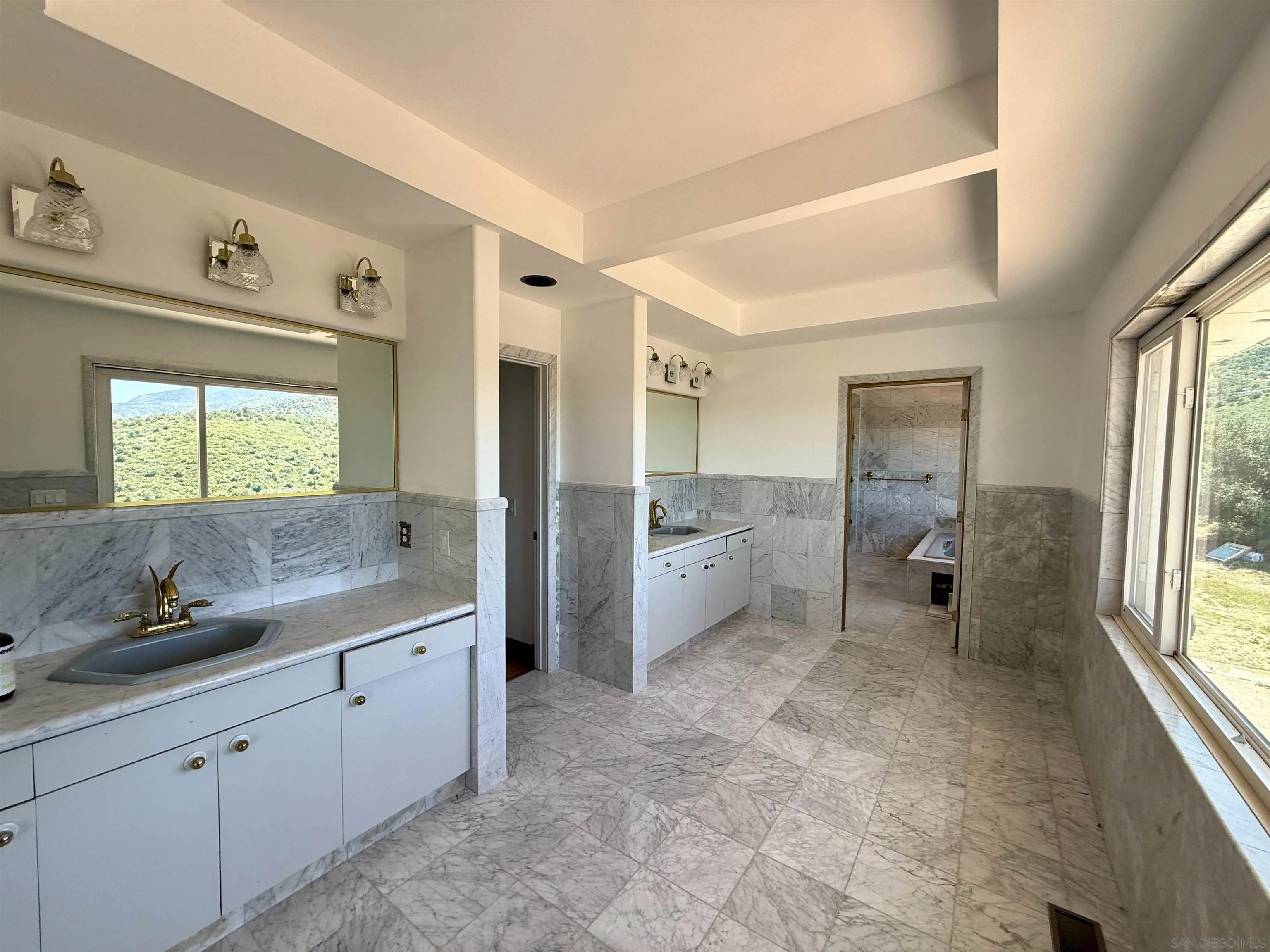 https://cdn.realtyfeed.com/cdn/127/260009720/27edc196a85df778fef3b406f55be4ee.webp