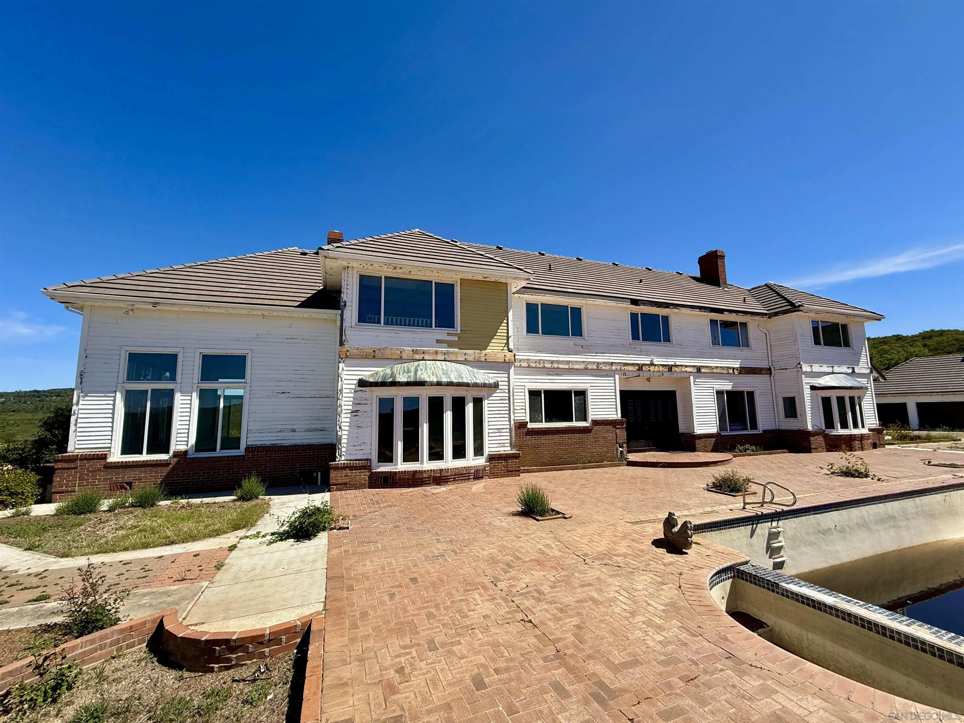 https://cdn.realtyfeed.com/cdn/127/260009720/557a19f67b8e385f702a57d8d984e77d.webp