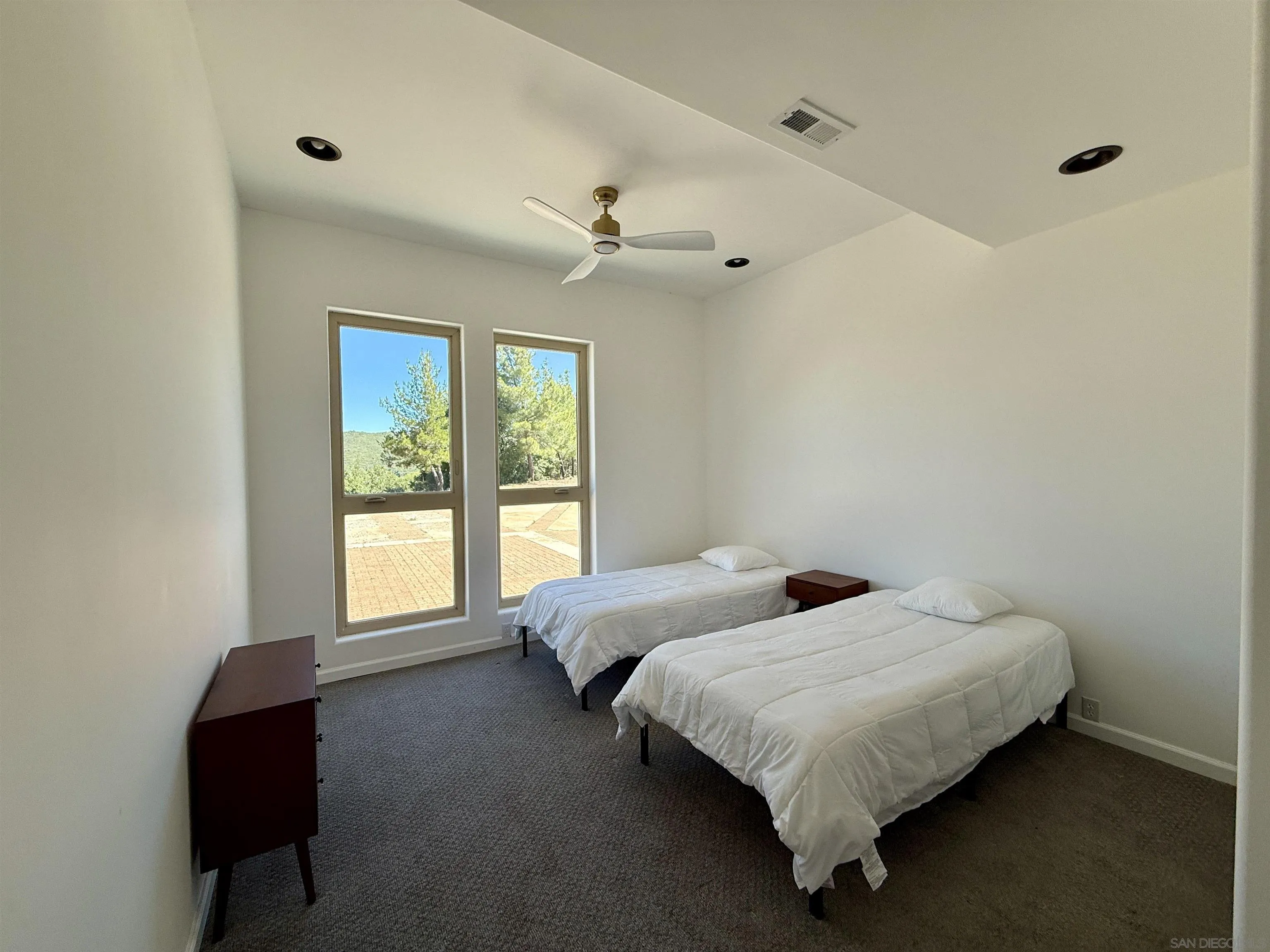 https://cdn.realtyfeed.com/cdn/127/260009720/60a9261ddafbe2847a803f0cb30f6ade.webp