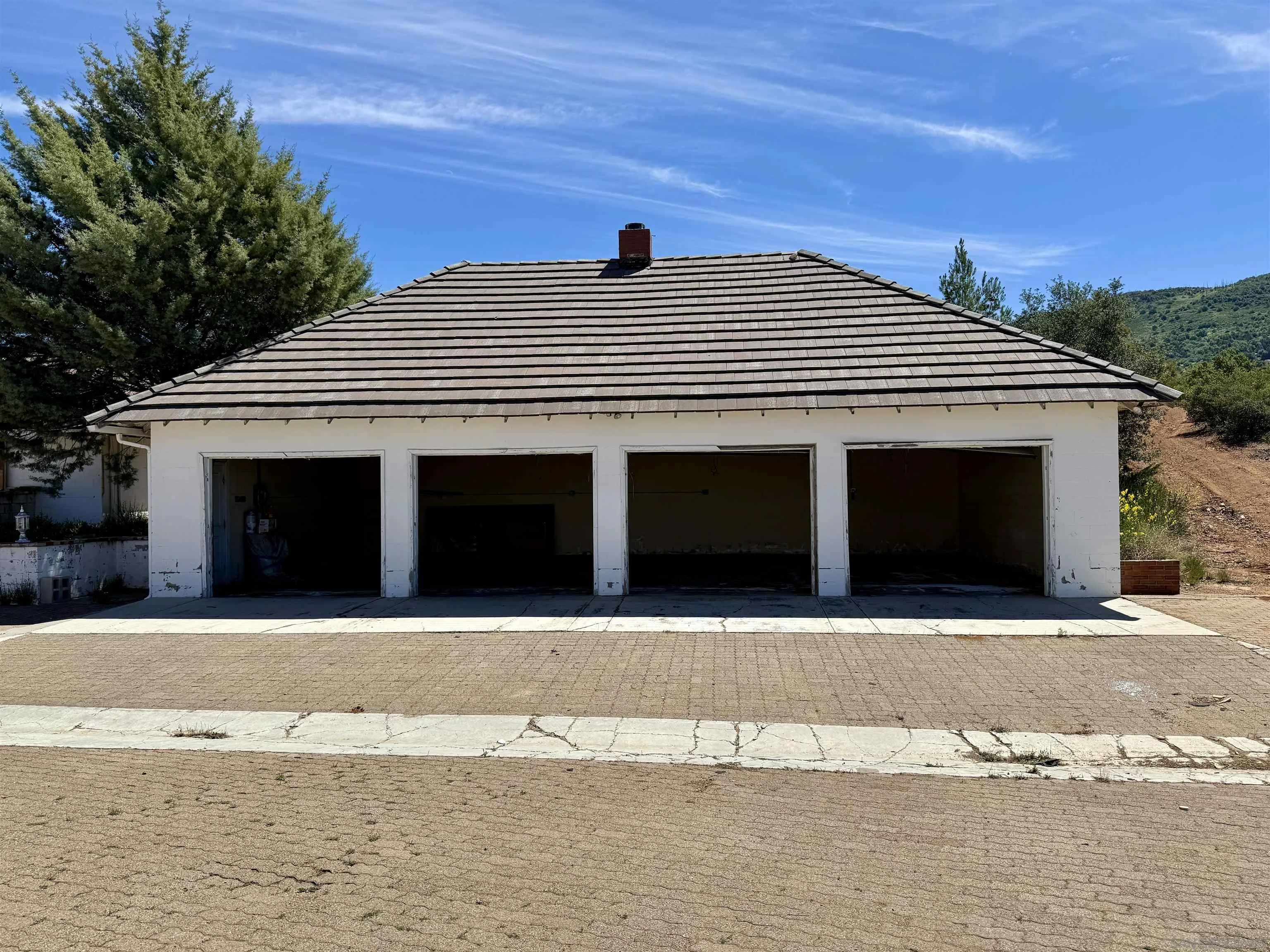 https://cdn.realtyfeed.com/cdn/127/260009720/68e850fce97708d56260731e45ed9cfc.webp