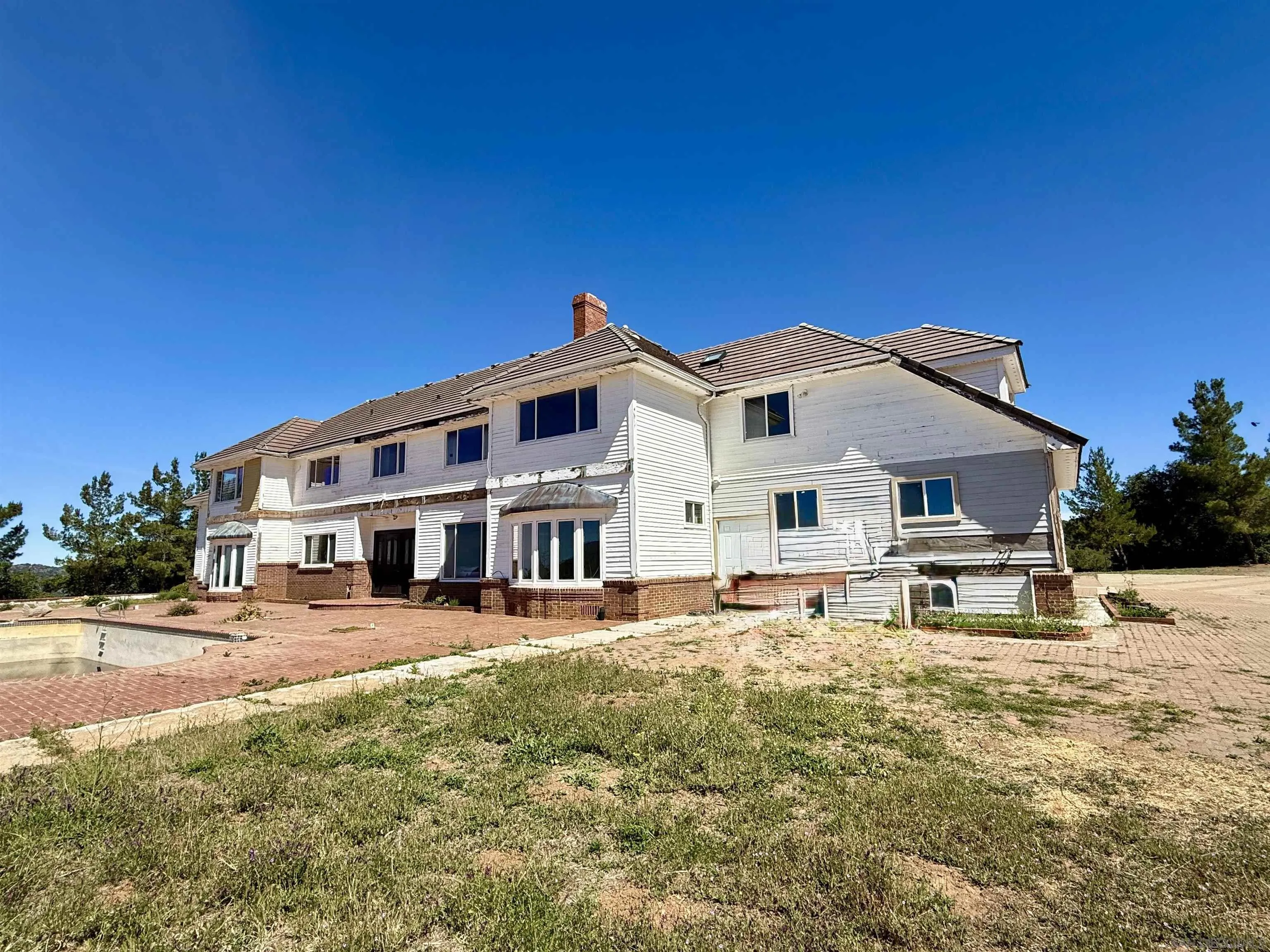 https://cdn.realtyfeed.com/cdn/127/260009720/99cf8574a4ca3888ac640f874843e982.webp