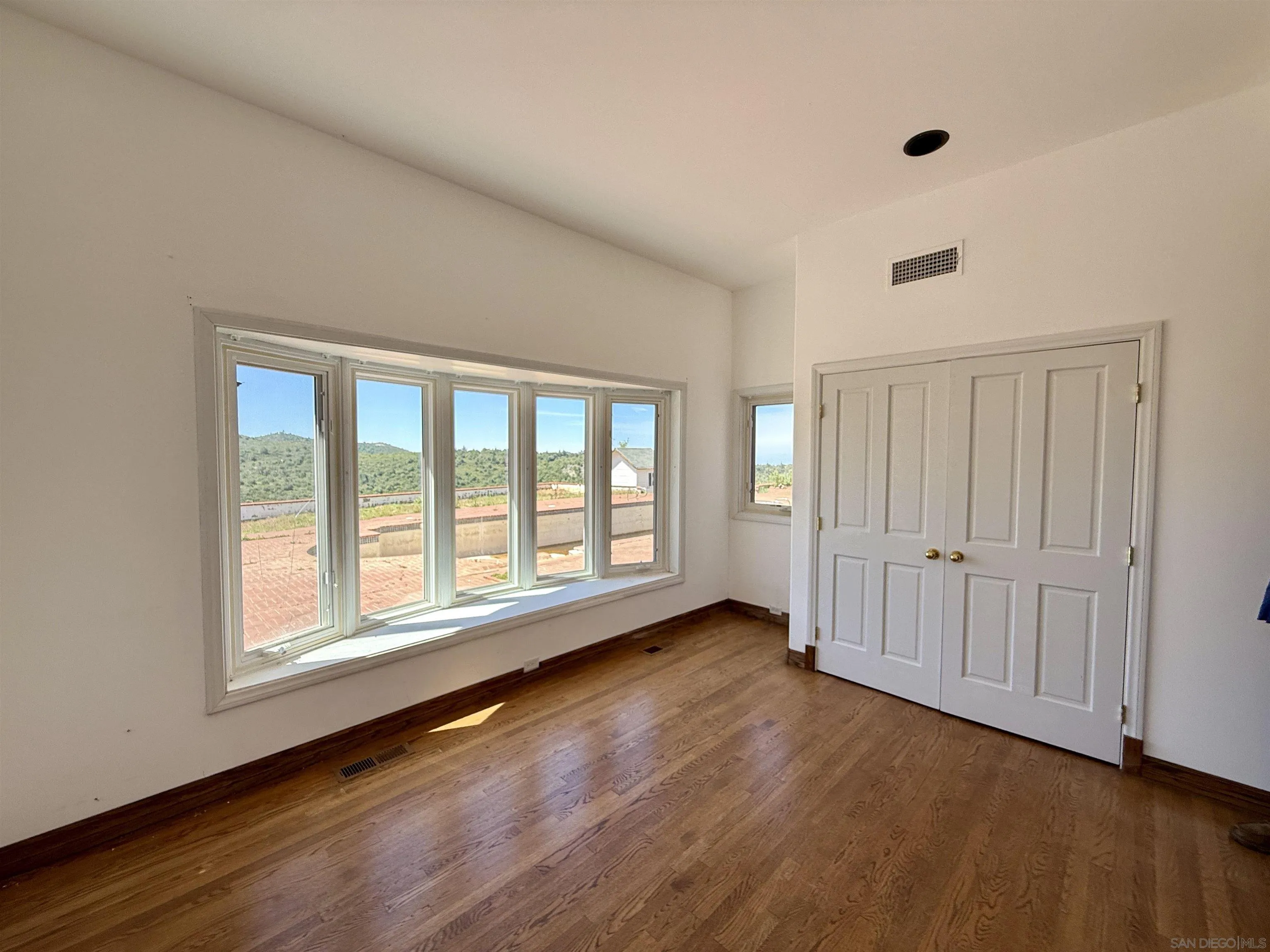 https://cdn.realtyfeed.com/cdn/127/260009720/f721622ffb5fbc3dad000c658cedf09e.webp