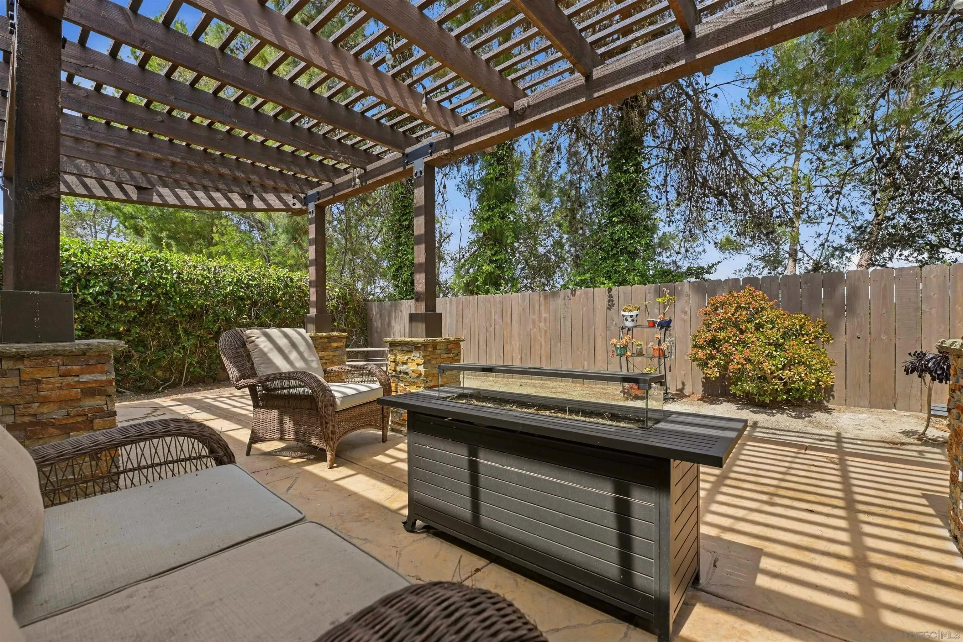 https://cdn.realtyfeed.com/cdn/127/260009725/8af5bab3a9c3a15288a34d9b038df2df.webp