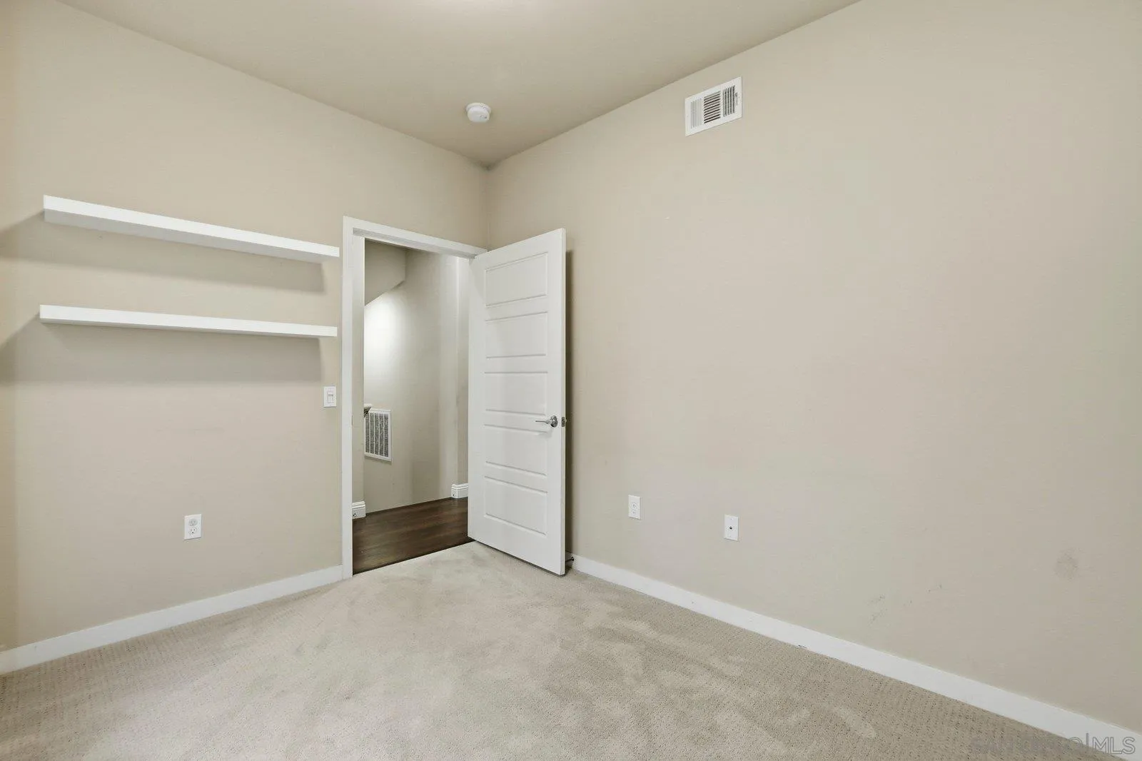 Photo #15: 260009726 Listing: Photo #15