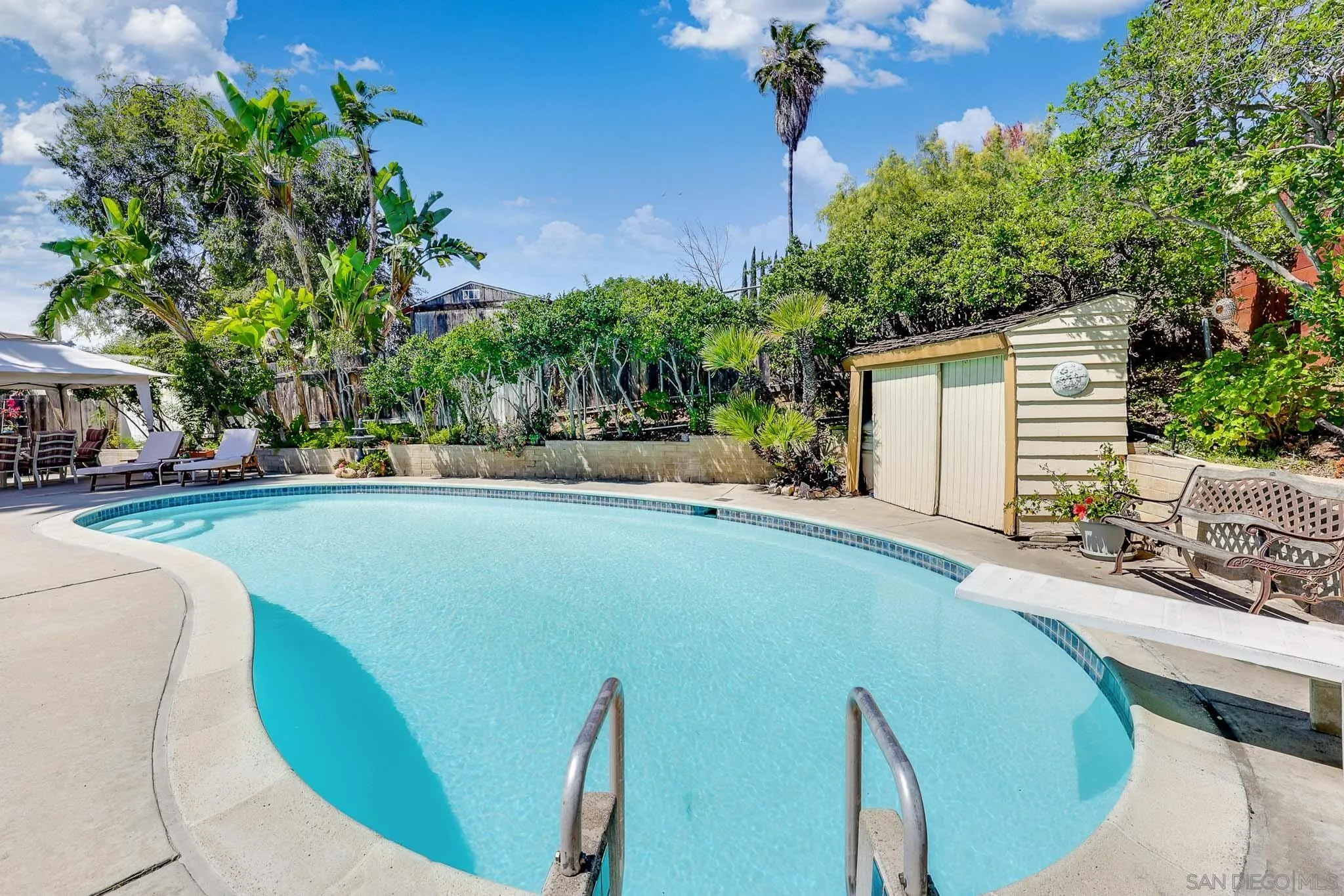 https://cdn.realtyfeed.com/cdn/127/260009728/1dcc144b215d588eb961bfd4d0a324c8.webp