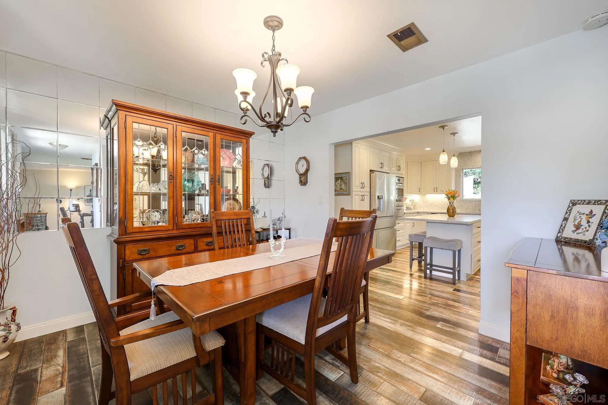 https://cdn.realtyfeed.com/cdn/127/260009728/a011064859a1753f85f7232e36879587.webp