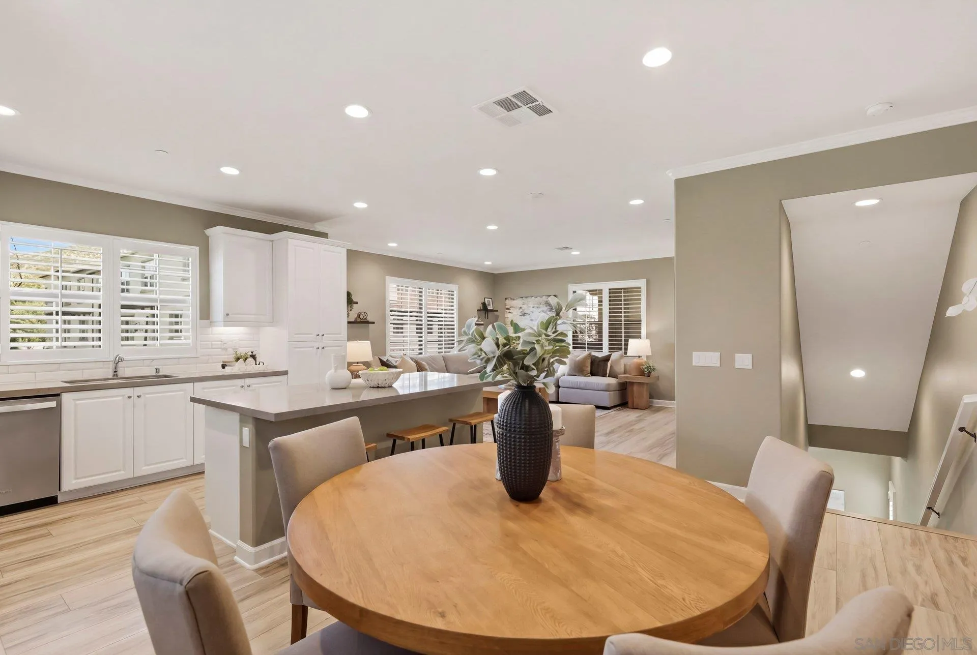 Photo #8: 260009729 Listing: Photo #8