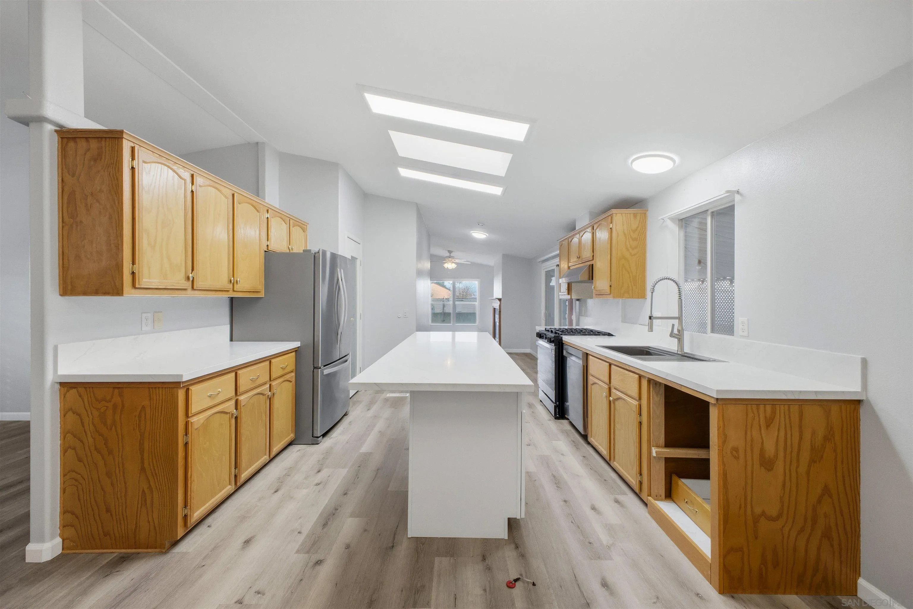 https://cdn.realtyfeed.com/cdn/127/260009731/2e0495c94798158e100559ea7c8e47a9.webp