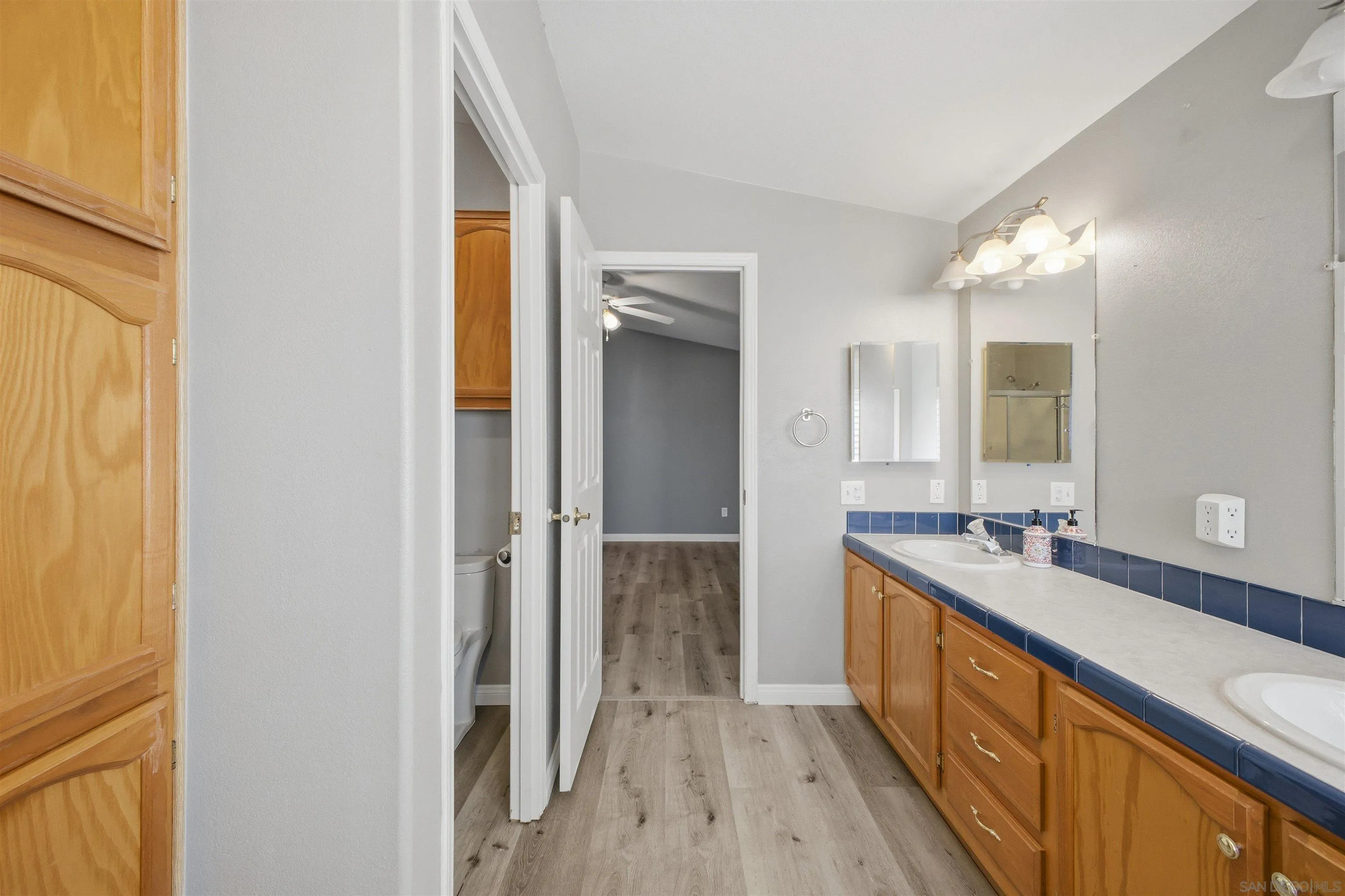 https://cdn.realtyfeed.com/cdn/127/260009731/4097c7a3f64f2eaa30bceac6d38c9d17.webp