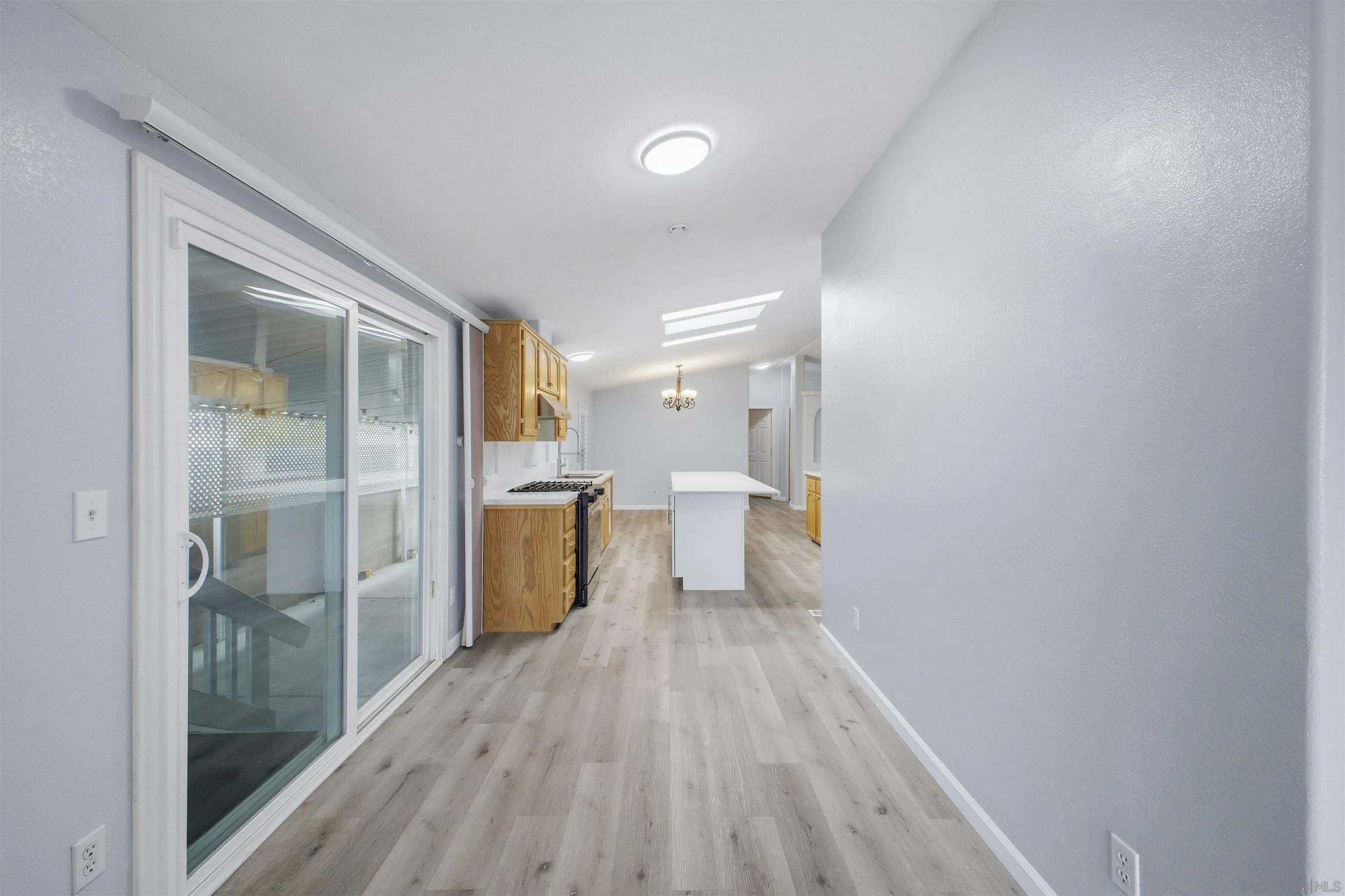 https://cdn.realtyfeed.com/cdn/127/260009731/5b0767d52fb1f7bf00ff0ce4f7eb960e.webp