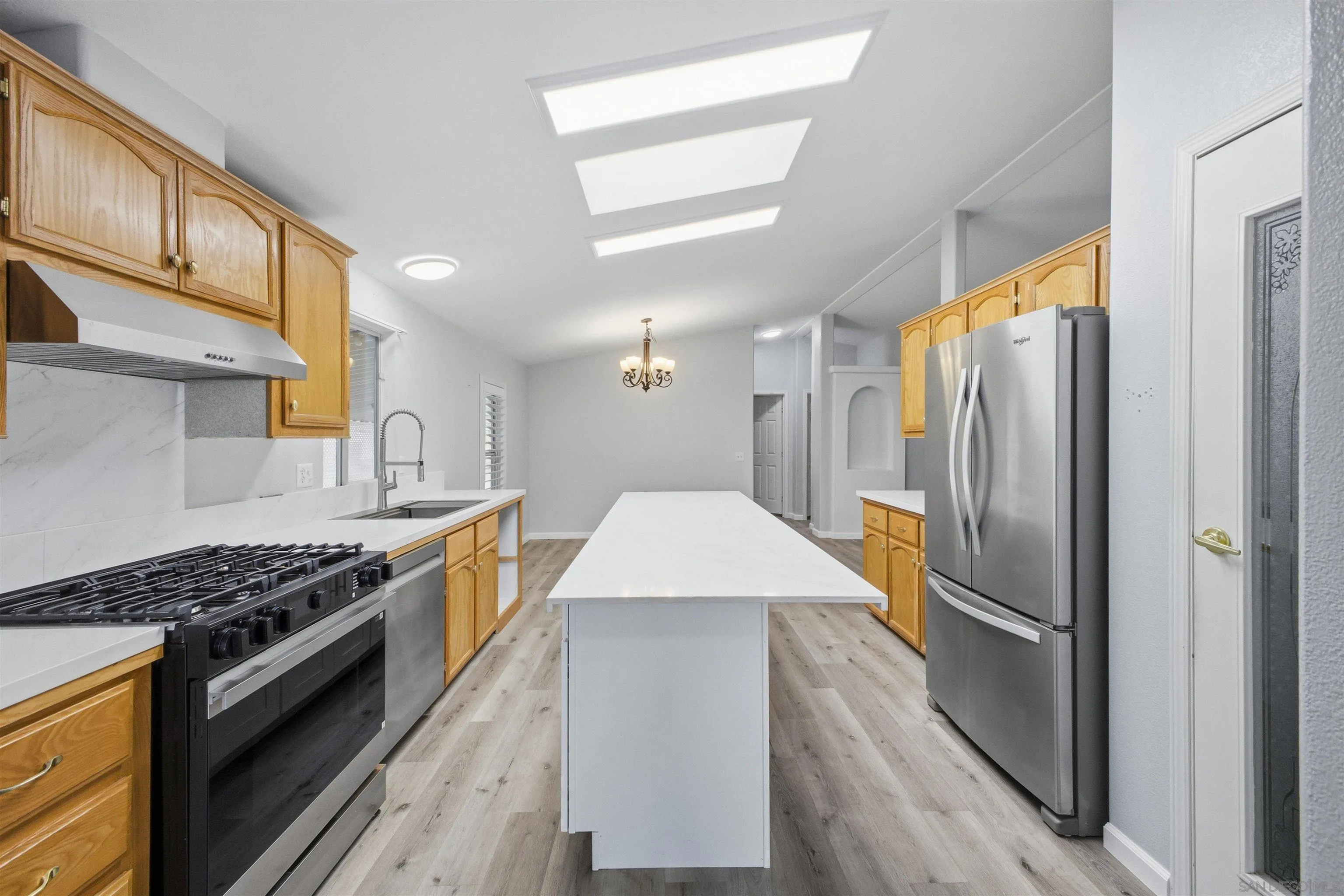 https://cdn.realtyfeed.com/cdn/127/260009731/8c6960a388da2f0c0e728a90e2281988.webp