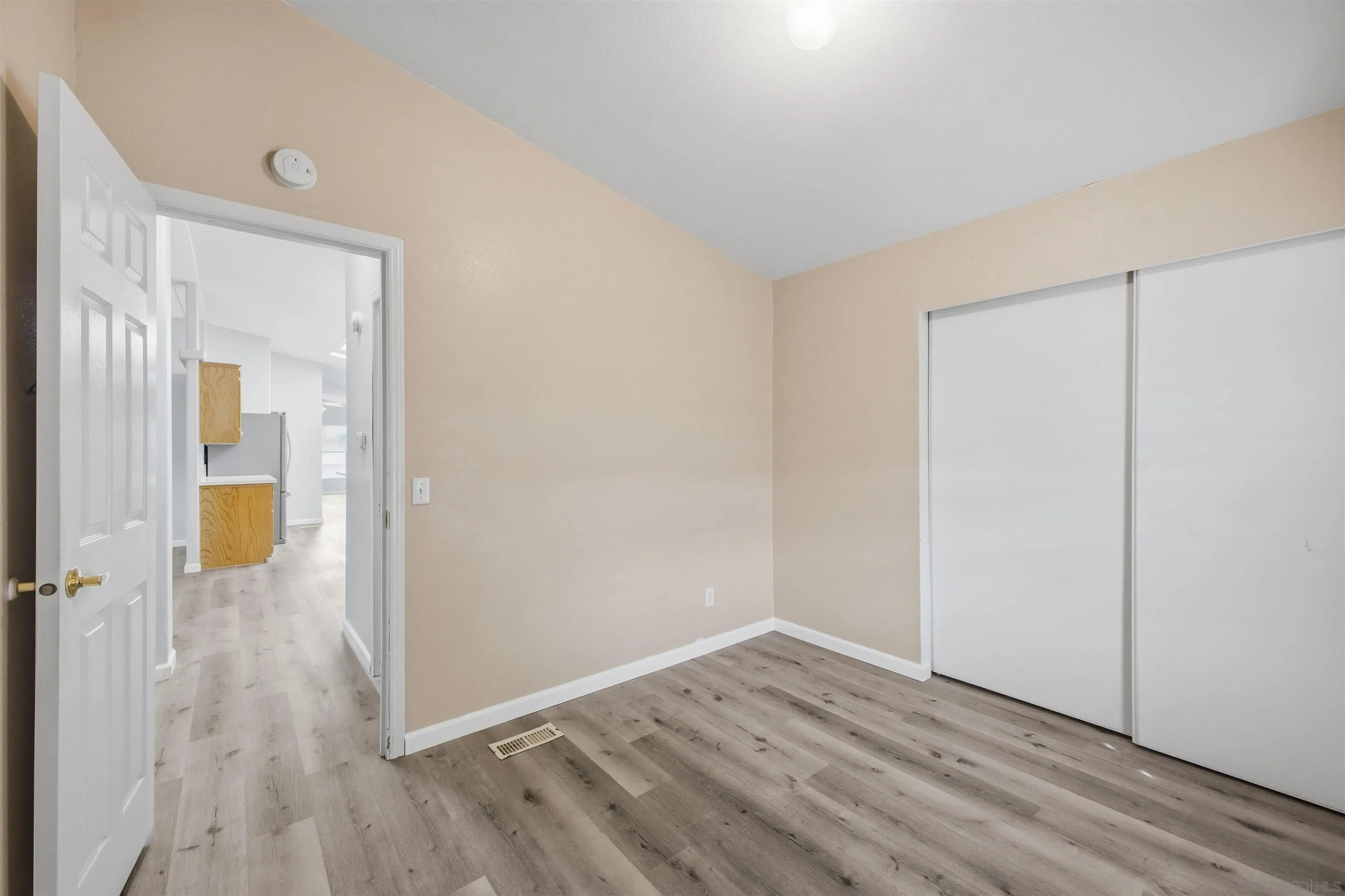 https://cdn.realtyfeed.com/cdn/127/260009731/92dc00a85912833eebaf9fd177f85c0f.webp