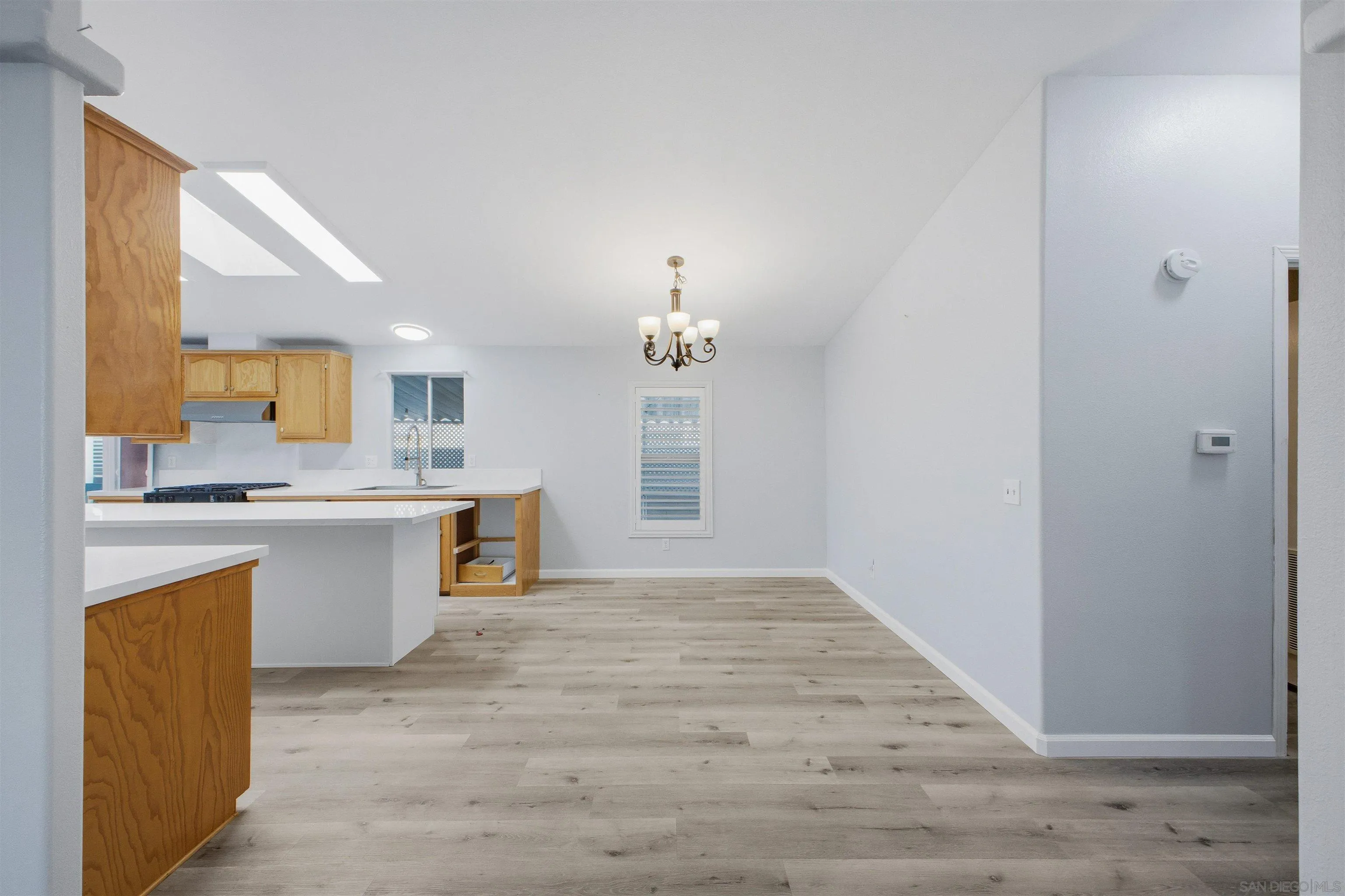 https://cdn.realtyfeed.com/cdn/127/260009731/9bffabc73d79376f607e4d43b47281ed.webp