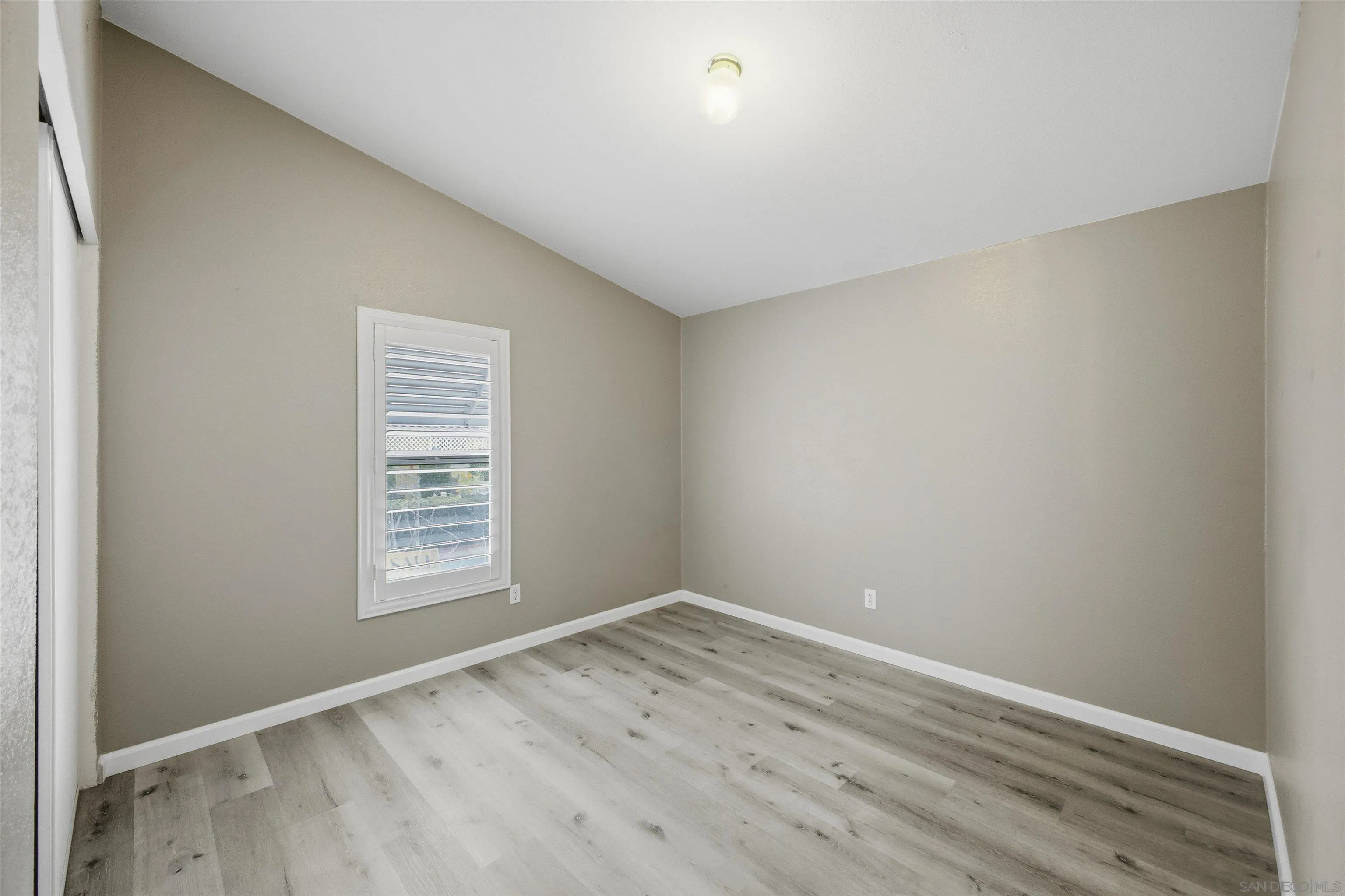 https://cdn.realtyfeed.com/cdn/127/260009731/a9c9a8d87599820402ecb679dd0d55bf.webp