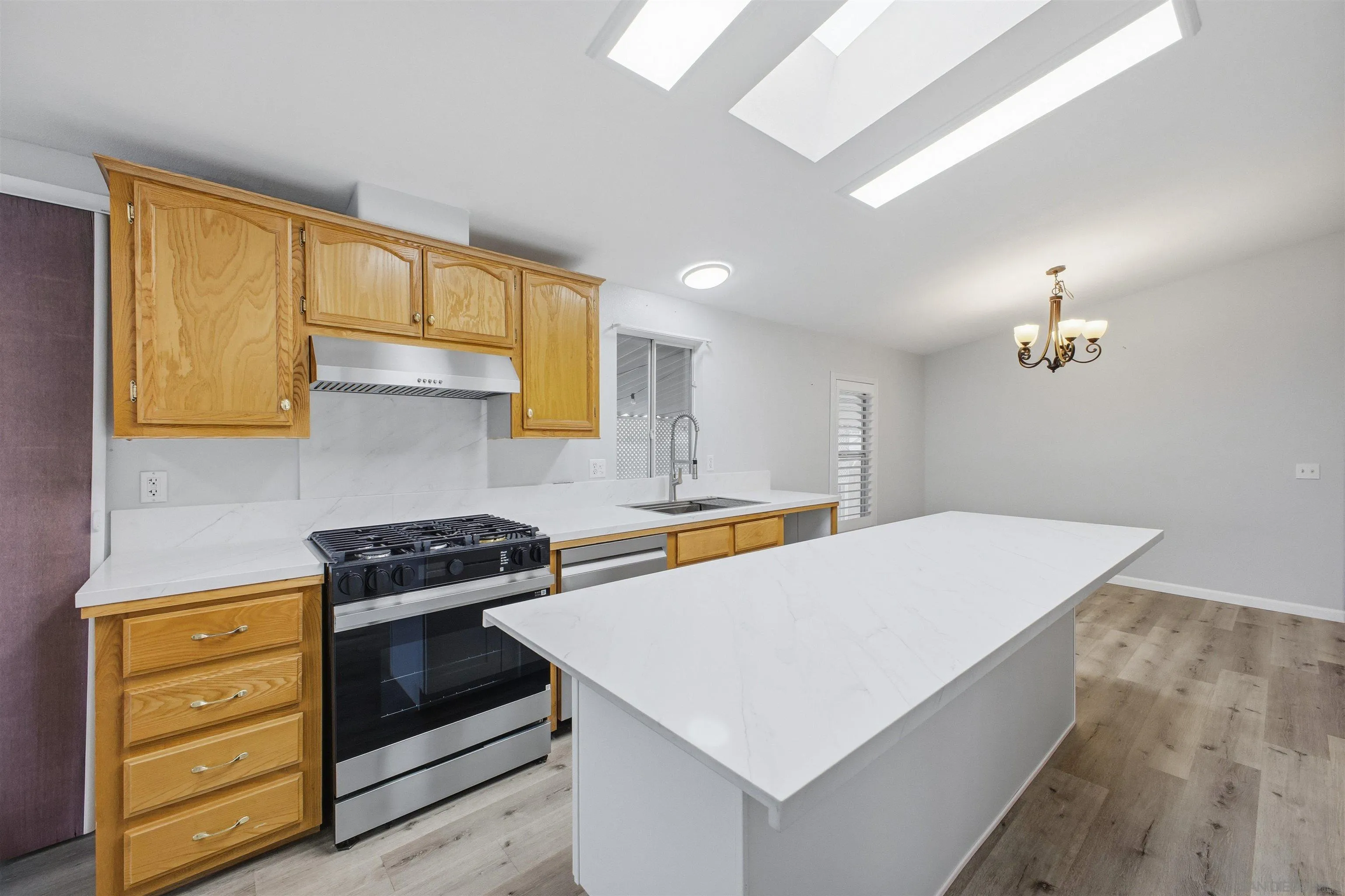 https://cdn.realtyfeed.com/cdn/127/260009731/ec1f1be2001308c4403f9876080fb6e3.webp