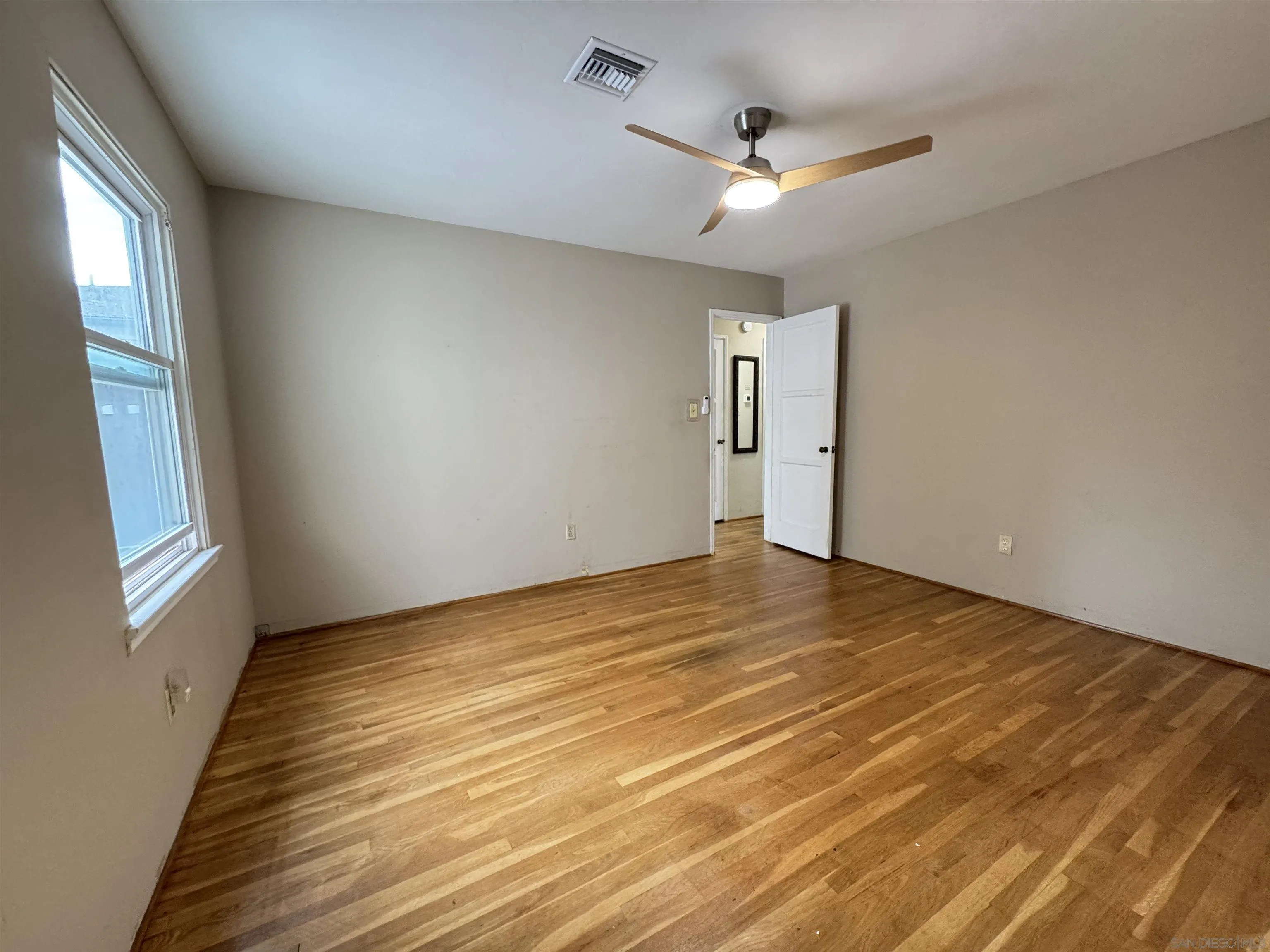 https://cdn.realtyfeed.com/cdn/127/260009736/30f77b1fbe3430ae1ad4ccb9584339ce.webp