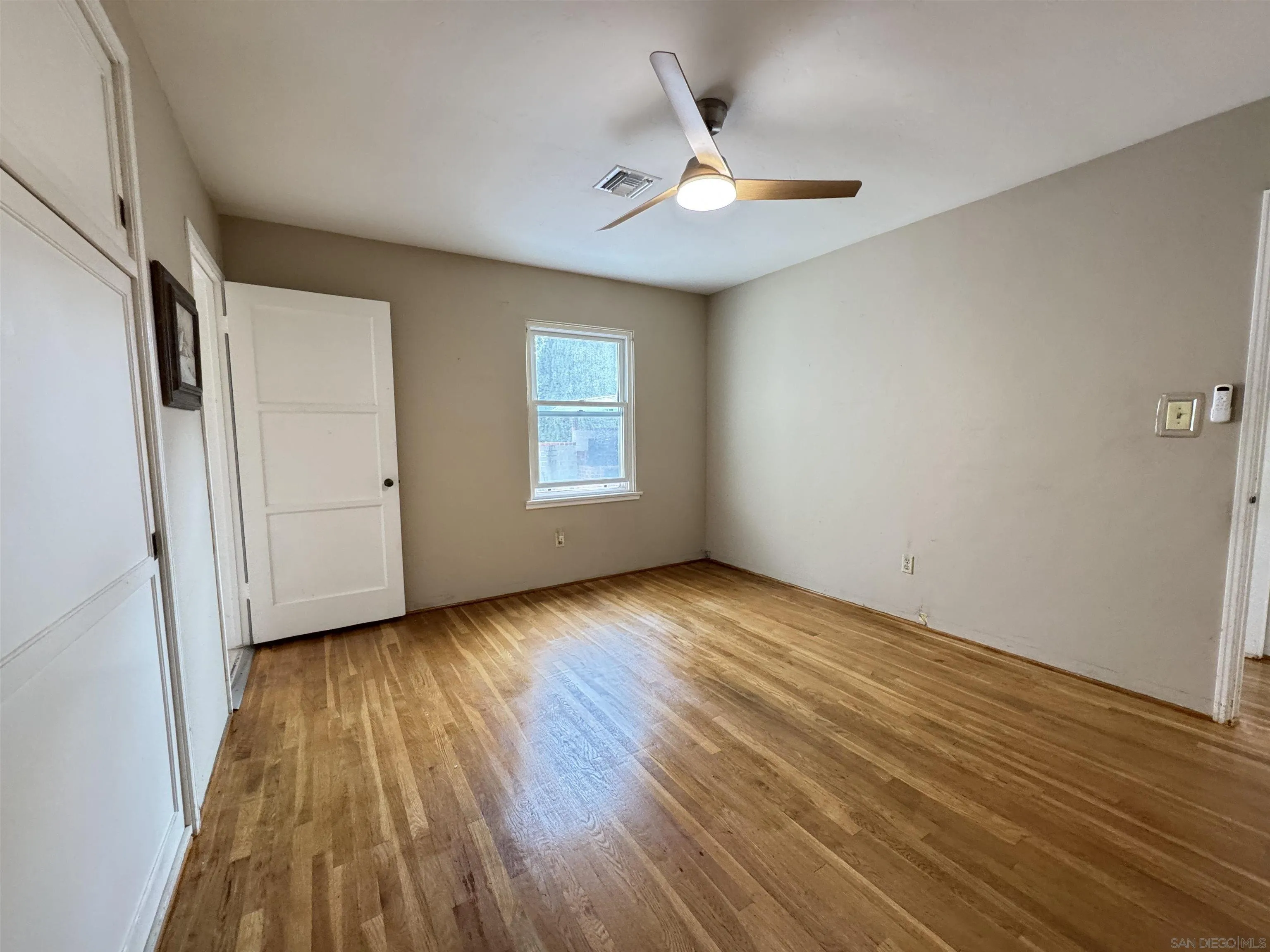 https://cdn.realtyfeed.com/cdn/127/260009736/bfc9eee955b18194af34ae66123c0b6a.webp